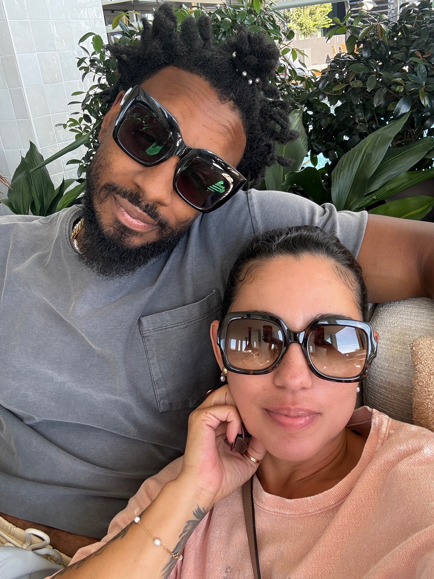 Easy Sunday ☺️ weather is so nice today! Bae and I went for walk grabbed lunch and sat outside enjoying the breeze.