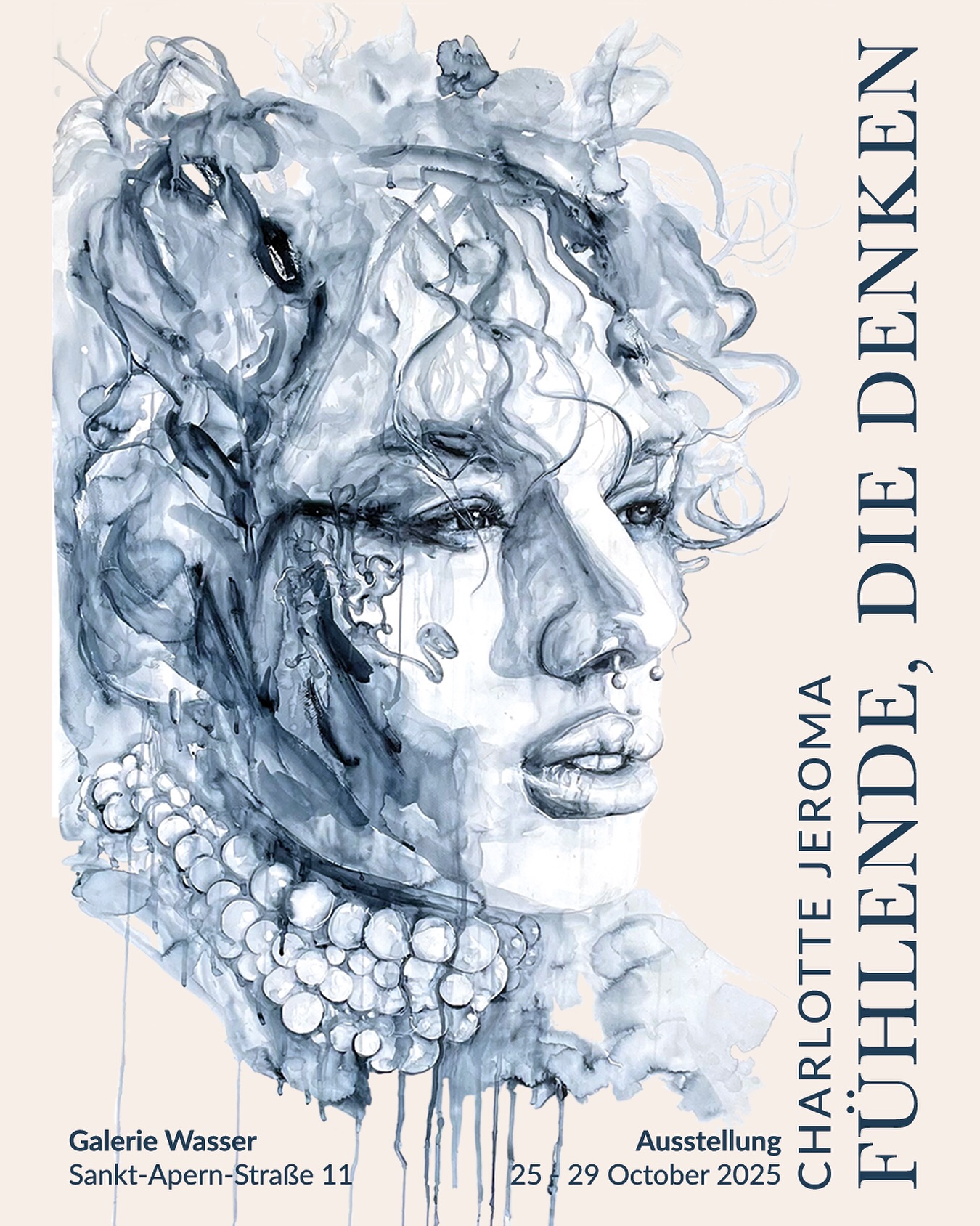 Die Bildreihe „Fühlende, die denken“ ist nicht aus einem künstlerischen Konzept, sondern aus einem inneren Bedürfnis heraus entstanden. Sie ist das Resultat eines persönlichen, emotionalen Prozesses, der sich über viele Monate entwickelt hat – durch das tägliche Malen, durch therapeutische Selbsterfahrung, durch das bewusste Wahrnehmen und Aushalten von Gefühlen.
Der erste Impuls war kein klar umrissener Plan, sondern eine Reaktion auf Überforderung, Schlaflosigkeit und ein Gefühl der inneren Zerrissenheit. Die Idee, einzelne Emotionen zu erforschen, sie in Form von Portraits zu verarbeiten, entstand als eine Art malende Meditation – eine Praxis, in der sich Emotionen zeigen, wandeln und verstanden werden konnten.
So wurde das Malen zu einer Form der emotionalen Forschung – und der Ausgangspunkt für eine Bildreihe, die heute nicht nur künstlerischen Ausdruck, sondern auch ein Angebot zur gesellschaftlichen Auseinandersetzung mit Emotionen darstellt.
Wo? Galerie Wasser, Sankt-Apern-Straße 11, Köln
Wann? Ausstellung 25.10. - 9.11.2025
#charlottejeroma #fühlendediedenken #kunstköln #aquarell #emotionalart #zeitgenössischekunst #malerei #galeriewasser #vernissage #ausstellung