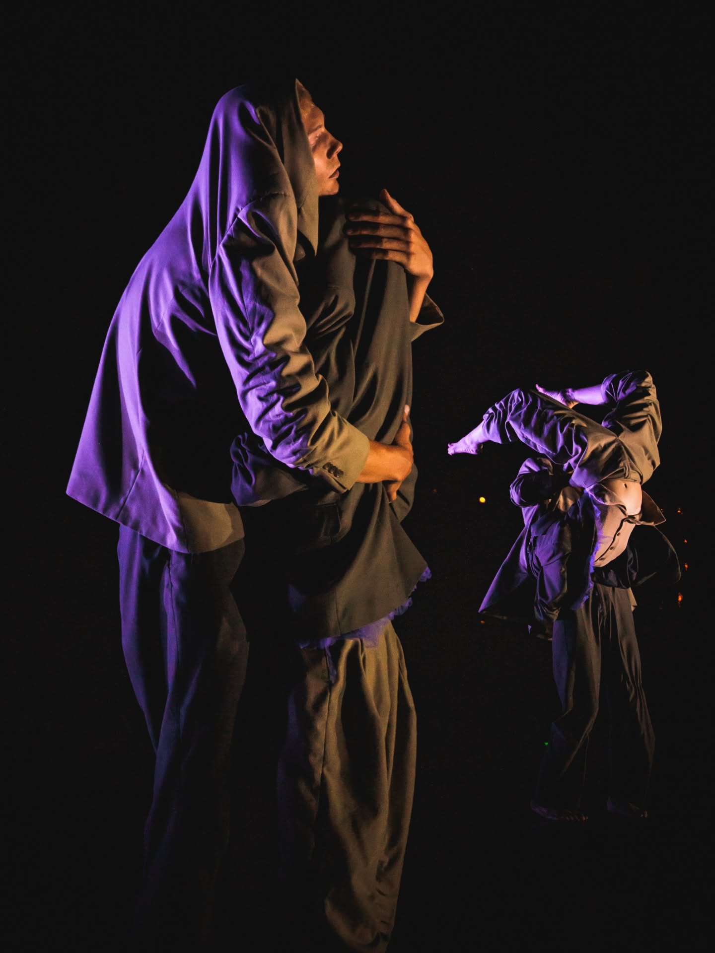 Des souvenirs en images de la prestation de @willow.seeds lors du @fdcsherbrooke. ❤️🔥
#dancing #danceperformance #dancerportrait #dancefestival #dancerphotography #danceistherapy #marimayloubierphotographe