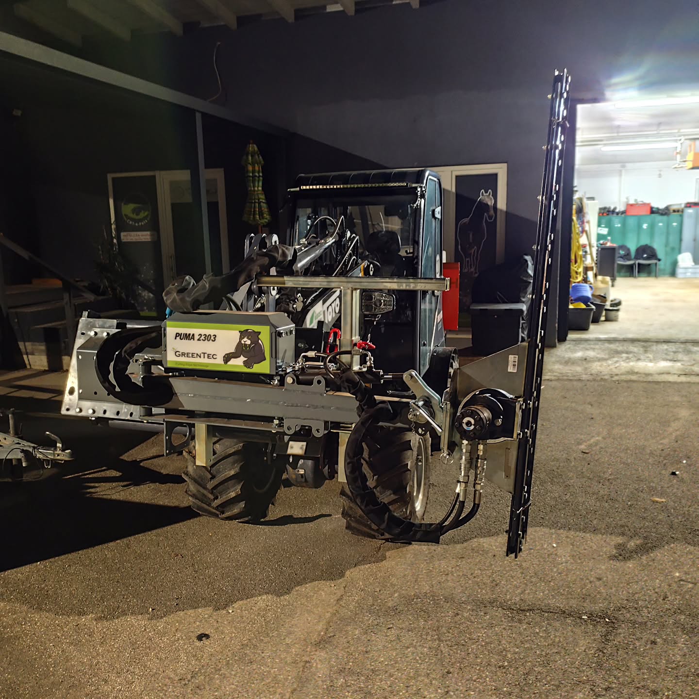 Heute geht's den Hecken wieder an den Kragen, mit unserer Brandneuen #greentec hl 152 Heckenschere sind wir schnell, sauber und flexibel unterwegs.
Ob #Hecke#begleitgrün#sträucher 5 oder 5000 Meter wir können's !
(Unbezahlte Werbung)