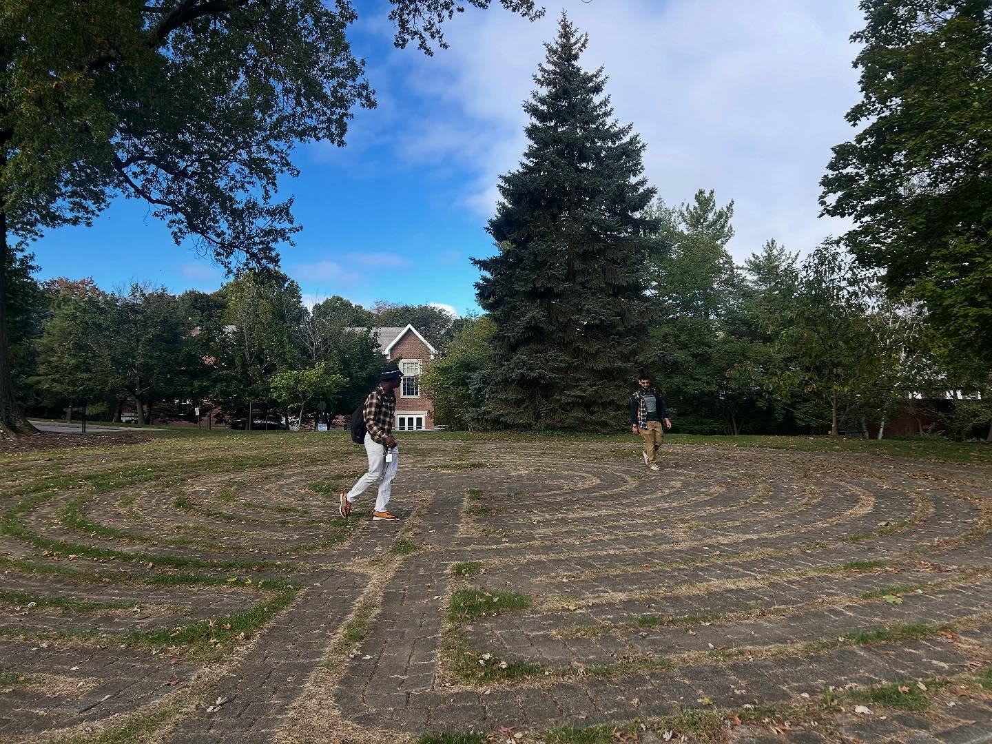 Our fall expedition week continues! Today we will return to the @carnegiemuseumofart and the @carnegiemnh as well as visiting @pointparku
Pittsburgh is an incredible city and being able to explore all that is has to offer is an essential part of the City of Bridges High School experience
#pittsburgh #highschool #college #carnegiemuseum #learning #museum #youbelongatcobhs