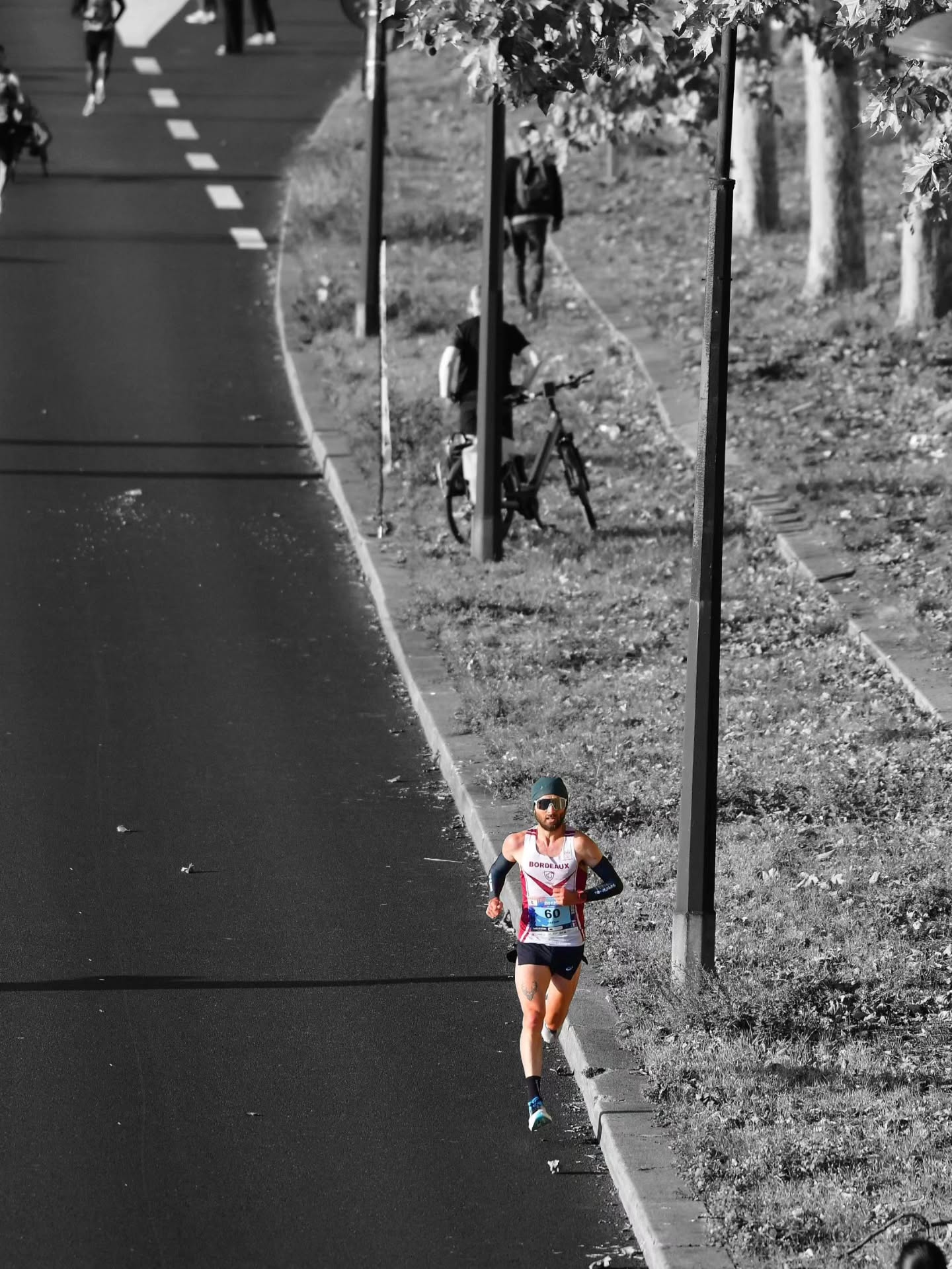 🗼 P29- 1H00'39- 3'02/Km sur le @20kmparis
Le sentiment d'être là où il faut être à mi-parcours de la prépa marathon. Départ prudent calé sur l'allure cible. Le break des 1h00 était tentant mais on laisse ça pour plus tard, avec une vraie approche spécifique.
Pour la suite :
-on récupère un peu
-on range l'ego
-on oublie l'idée de vouloir se rassurer avec un autre dossard
Merci @deprez_patrick pour les petits conseils concernant la plannif 🙏🏻.
Focus sur Valencia 👀
@bordeaux_athle
@runfinity_ : CP GAET -15%
@top4running.fr : CP GAET -5%
#stadebordelais #runfinity #top4running
#gofastertogether #marathontraining