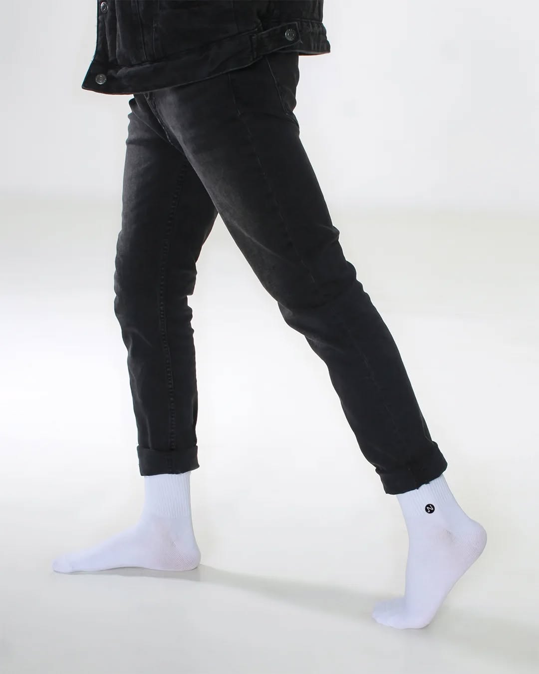 👟🤍 Menos es más.
Los básicos Noma son el toque perfecto para cualquier outfit — simples, cómodos y llenos de estilo.
#nomaoutfitters #comodidadconestilo #outfitperfecto #socks