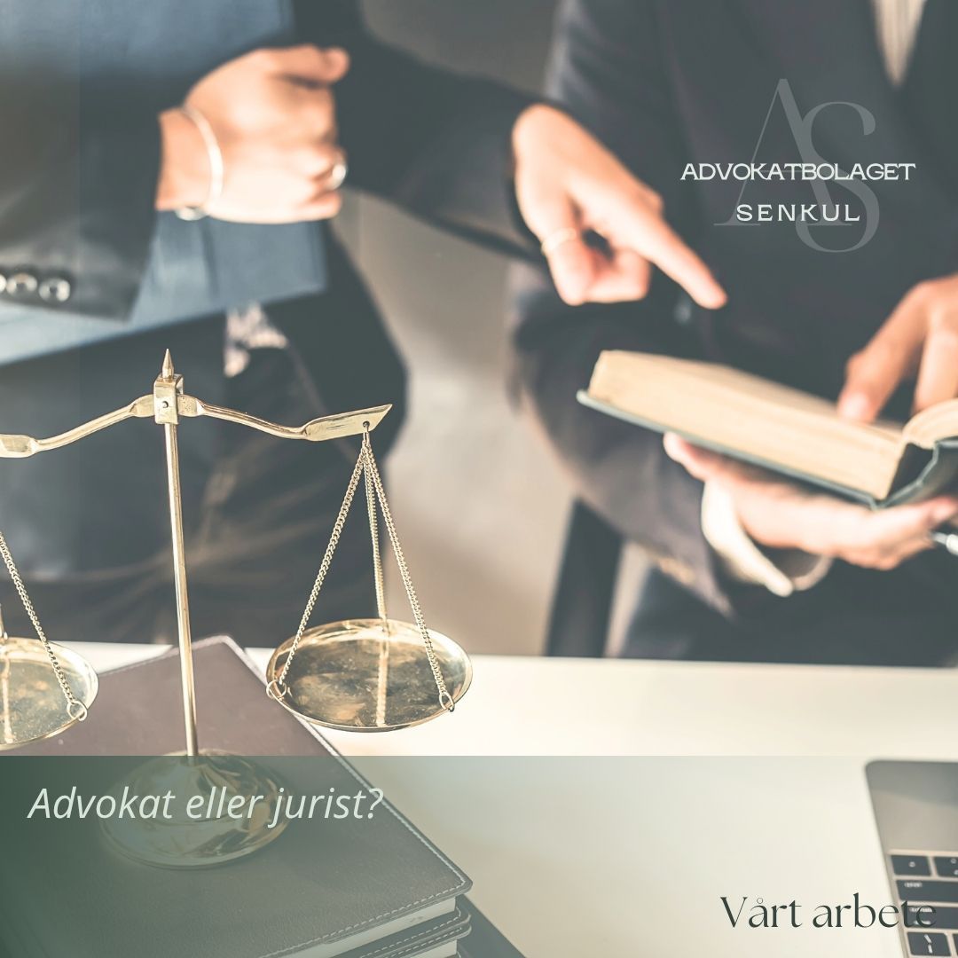 Vi får många frågor om skillnaden mellan advokater och jurister. Så här kommer en kort redogörelse över vad som är vad.
Advokat och jurist är inte samma sak. Alla advokater är utbildade jurister, men det finns inte några krav på utbildning eller erfarenhet för att få kalla sig jurist och erbjuda juridisk rådgivning i Sverige. Vem som helst kan alltså starta en juridisk byrå och ge råd. Det är därför viktigt att ta reda på mer innan man anlitar ett juridiskt ombud, så man vet vad det är man får.
Advokattiteln däremot, som vi skrev om i ett tidigare inlägg, är skyddad i lag. Bara den som har blivit antagen som ledamot av Sveriges advokatsamfund får kalla sig advokat och bara den som är advokat kan driva en advokatbyrå. Kraven för inträde i Sveriges advokatsamfund är höga. Förutom en lång utbildning, avslutad med en jur. kand./juristexamen, krävs minst tre års erfarenhet av kvalificerat, juridiskt arbete.
Vid en advokatbyrå kan det även arbeta så kallade biträdande jurister. Det är jurister på väg mot advokattiteln. Mer om biträdande jurister i kommande inlägg!