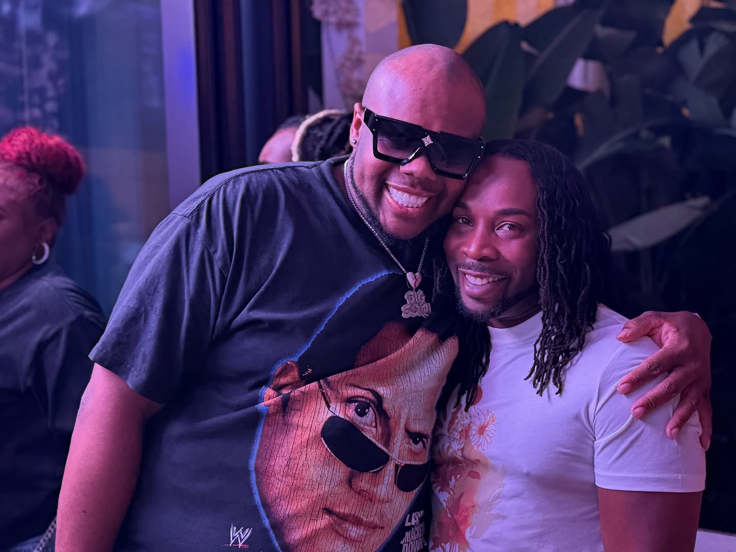 Family, take a look at some more pics from our time during Afro Pride South Florida’s celebrations!!!
We’re thankful for the support, love and the meaningful connections we were blessed to make!
Get ready for some filling collabs! And as always, we know the impact when we show up and show out for our community, so let’s goooooo!!!
Thank you @stoviink for the dope "Black Queer Energy" shirt!
#afropridefl #blackgaypride #blackpridesunited #blackgaytabletalk #southflorida #blacklgbt #pride #bigsexy