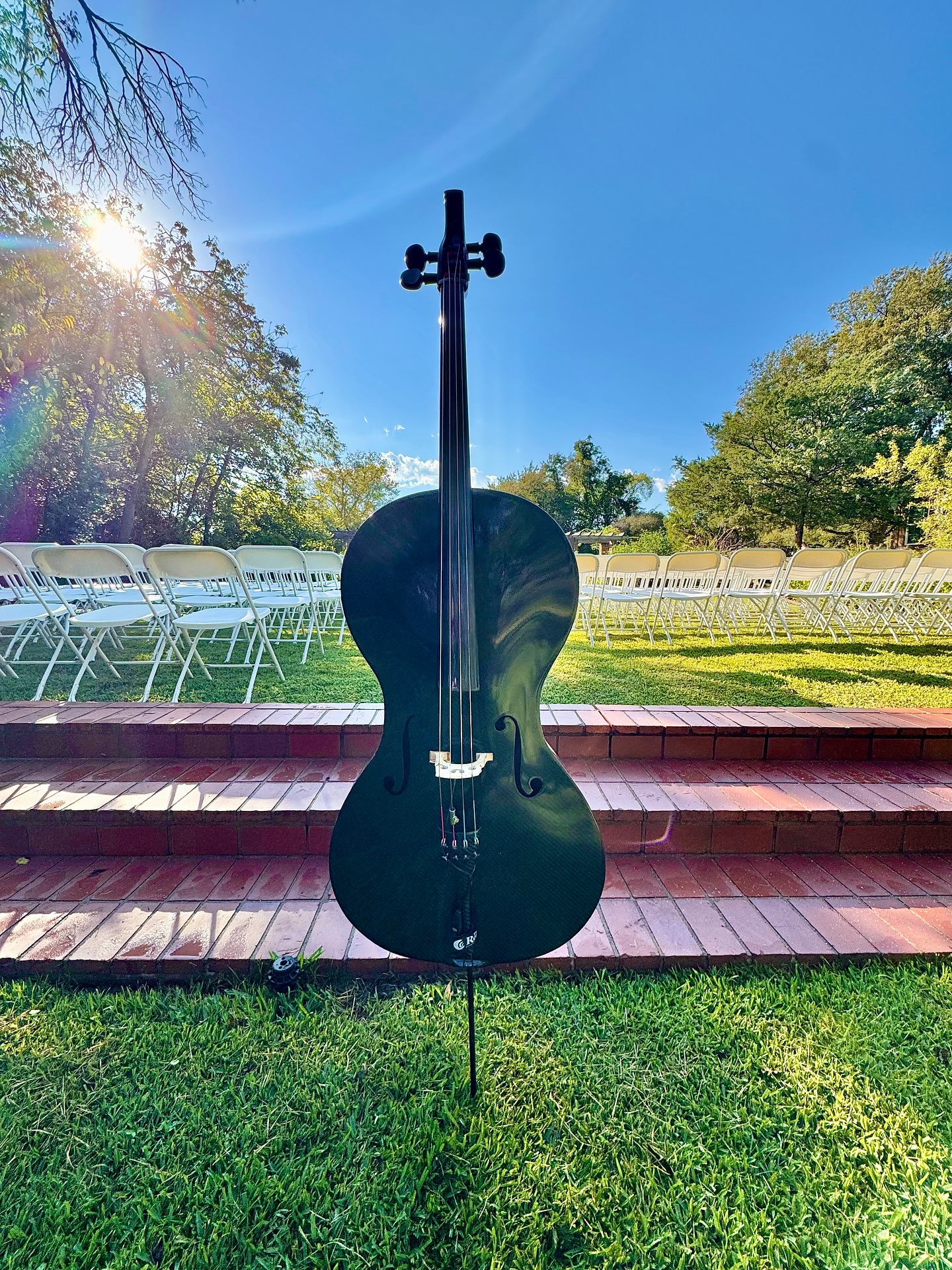 Here comes the sun! ☀️ The rain wrapped up just in time for a perfect wedding at the @westongardensweddings, and the Beatles tune was a perfect choice to celebrate the newlyweds. Congratulations Anna and Colin!