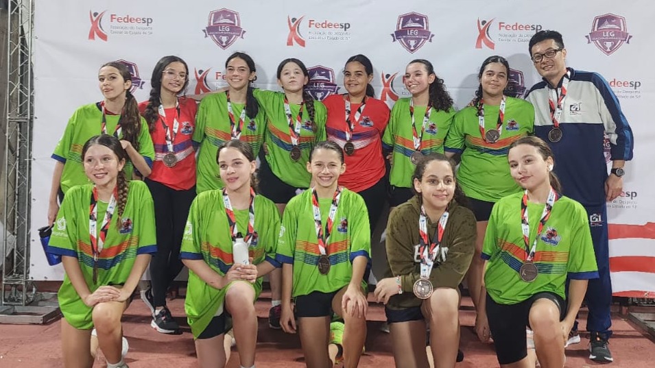 Noite de finalização e comemoração.
Dia 29/10, jogamos o último jogo de Handebol LEG sub 14 masculino e feminino.
A equipe masculino conquistaram a medalha de prata.
A equipe feminina finalizou com a 4 colocação.
Parabéns atletas...vcs foram Top demais no ano de 2025!!!!
#somosga #angloalante
#colegioguilhermedealmeida
#leg2025