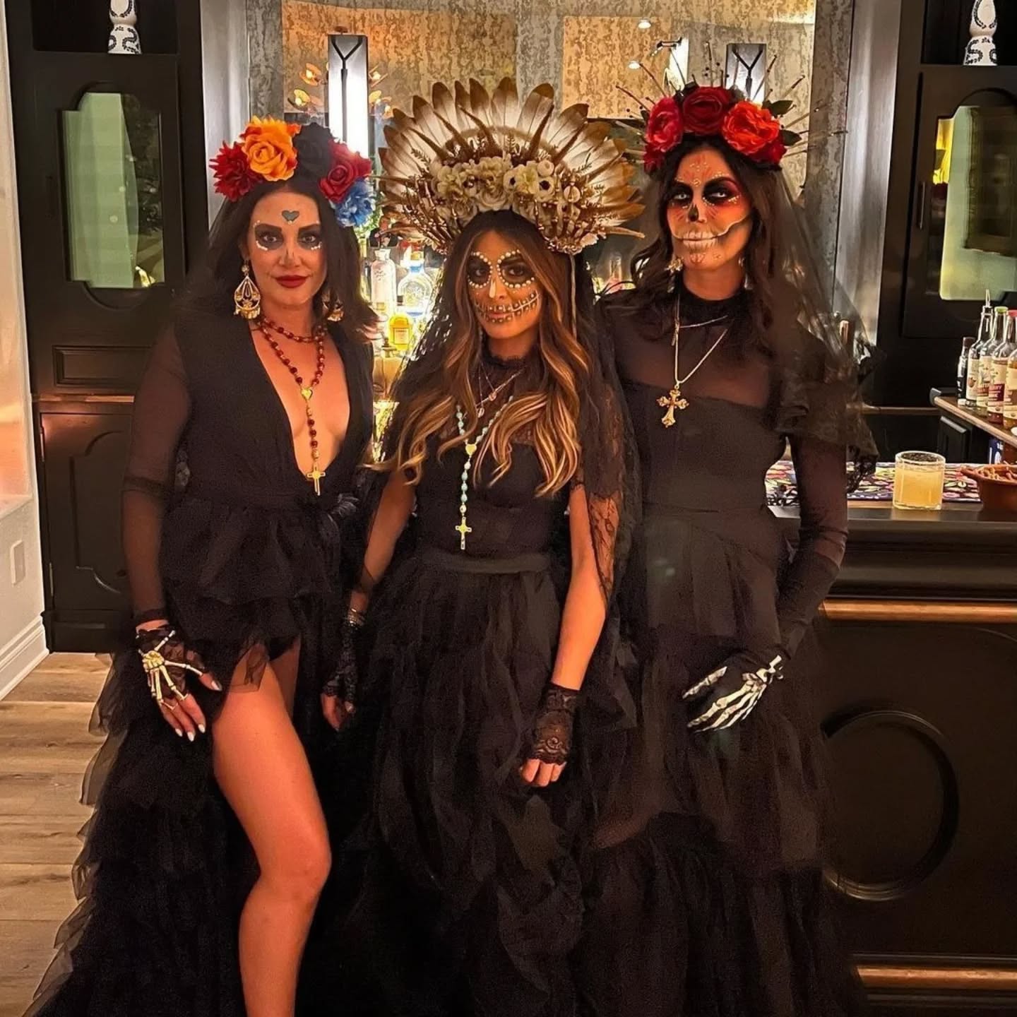 Our amazing artists brought these stunning Catrinas to life! 💀✨ Makeup by Estefania on the beautiful Alison Victoria and Janet on the two gorgeous ladies beside her.
•
Halloween is just around the corner! 🎃 Don’t wait until the last minute—book your Halloween makeup appointment now and get ready to slay your look. Visit www.leivagency.com/contact
#lasvegasmakeupartist #lasvegasmakeupartists #lasvegasmakeupandhair #bridalhairstyle #bridalhairstylist #bridalhairstyles #glam #glammakeup #weddingmakeup #weddingmakeupartist #weddingmakeupideas #mua #lasvegasmua #lasvegashair #lasvegashairstylist #lasvegashairandmakeup #lasvegashairandmakeupartist #HalloweenMakeup #SpookySeason #Halloween2025 #SpecialEffectsMakeup #HauntedGlam