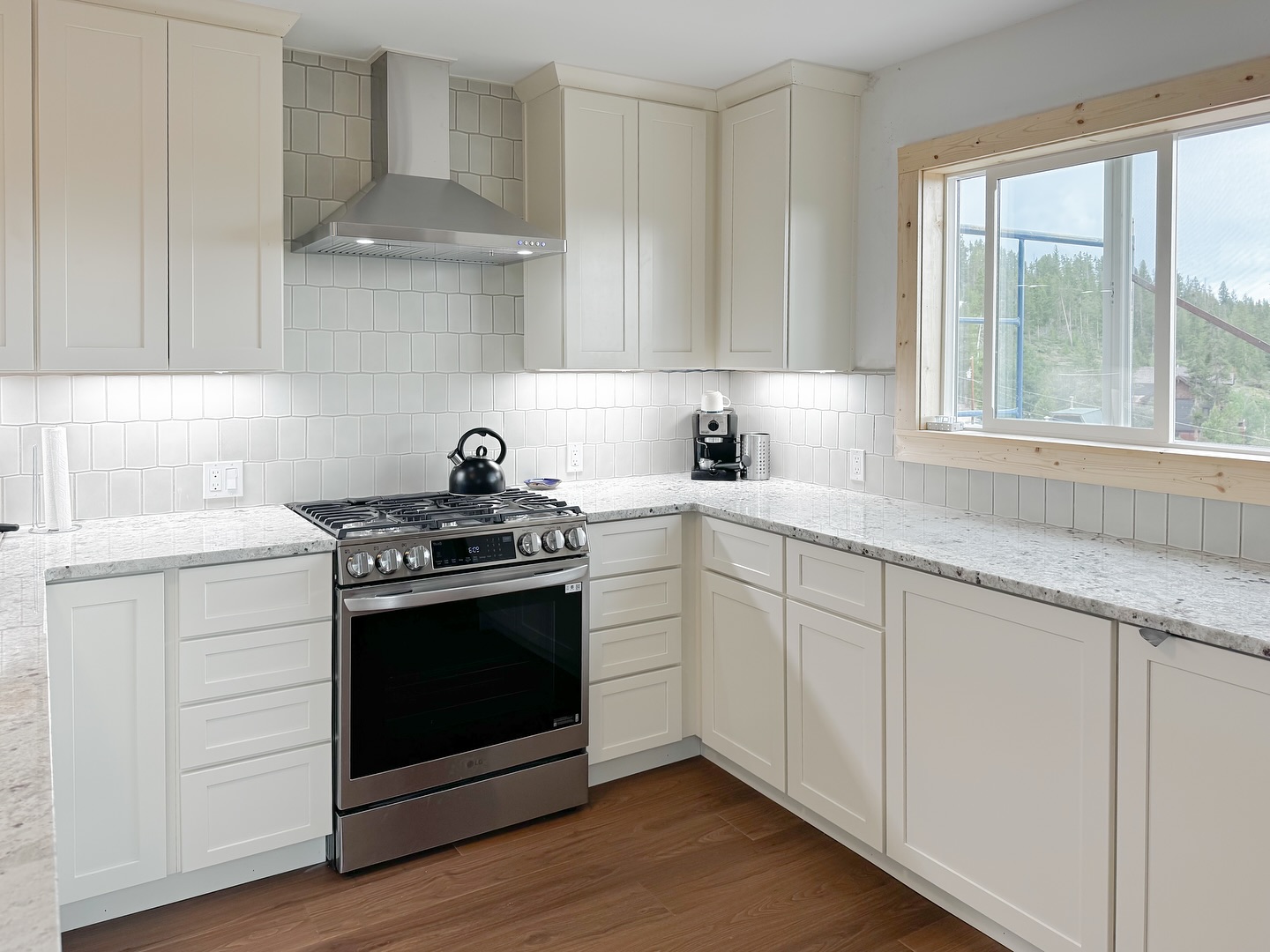 a lil progress for one of our small kitchen renovations✨
Even a simple project like this one can make a huge impact. At House of Eon we work with clients on a variety of different project scales from single room renovations to whole house renovations and new builds.
Thinking about starting your own project, but don’t know where to even begin. Start with a consultation!
#kitchenrenovation #houseofeon #interiordesign #coloradoreno #mountainhome #smallkitchenreno