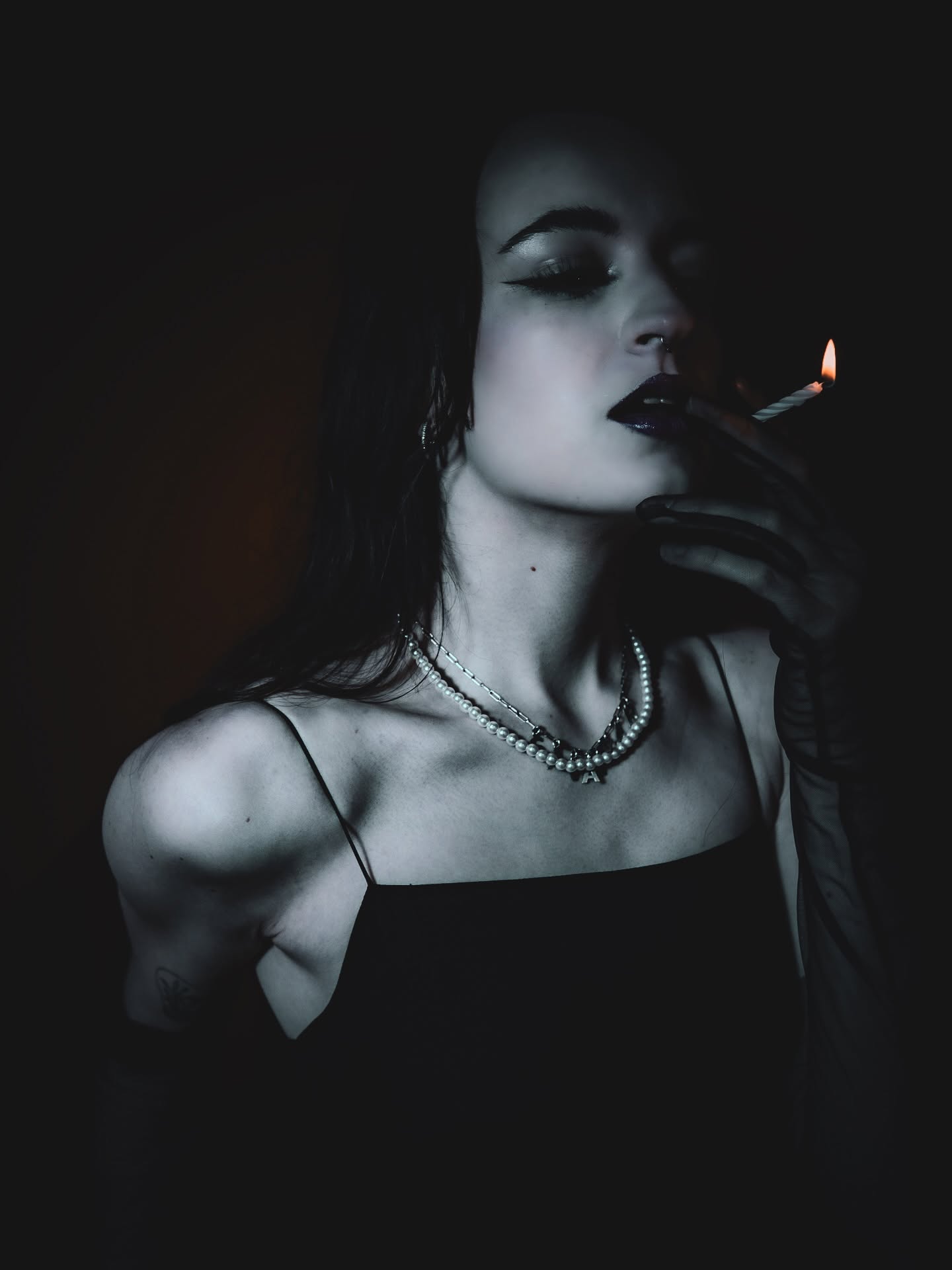 Some stories are best told in the dark. 🖤♠️
___
#PortraitPhotography #MoodyPortraits #CinematicPortrait #DarkAesthetic #LowLightPhotography #ArtisticPortrait #CreativePortraits #FineArtPhotography #VisualPoetry #PhotographyMood