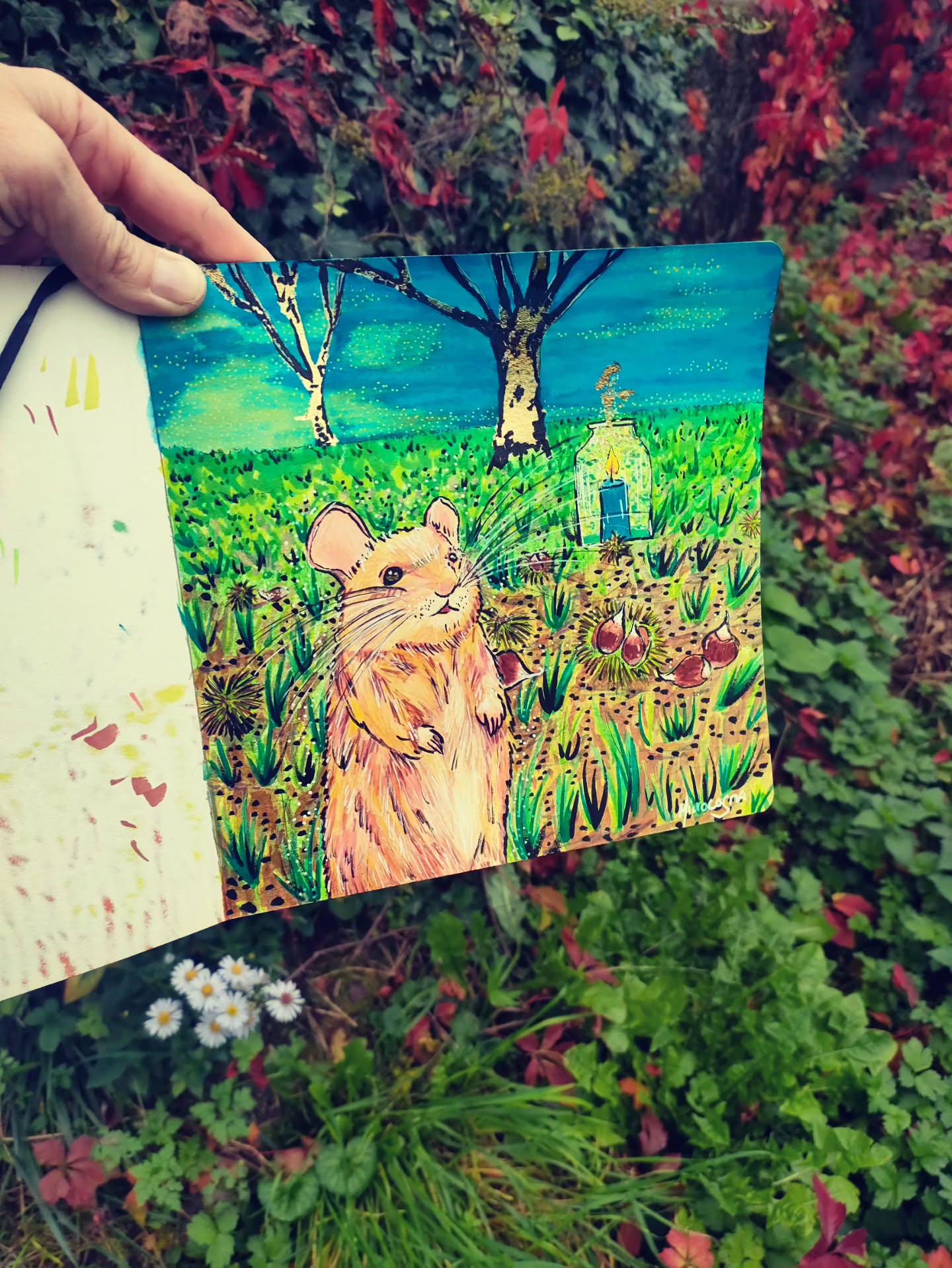 Jours 13, 14, 15 de ma participation au challenge #inktobercosy2025 :
campagnol + châtaigne + bougie !
Décidément j'adore les contraintes dans la création, et devoir intégrer ces éléments est un véritable plaisir ❤️
★ Chaque dessin est une création originale, faite aux feutres, crayons et dorures, format 20x20 cm, disponible à la vente.
#artiste #illüstrationart #dessin #drawerdreamer