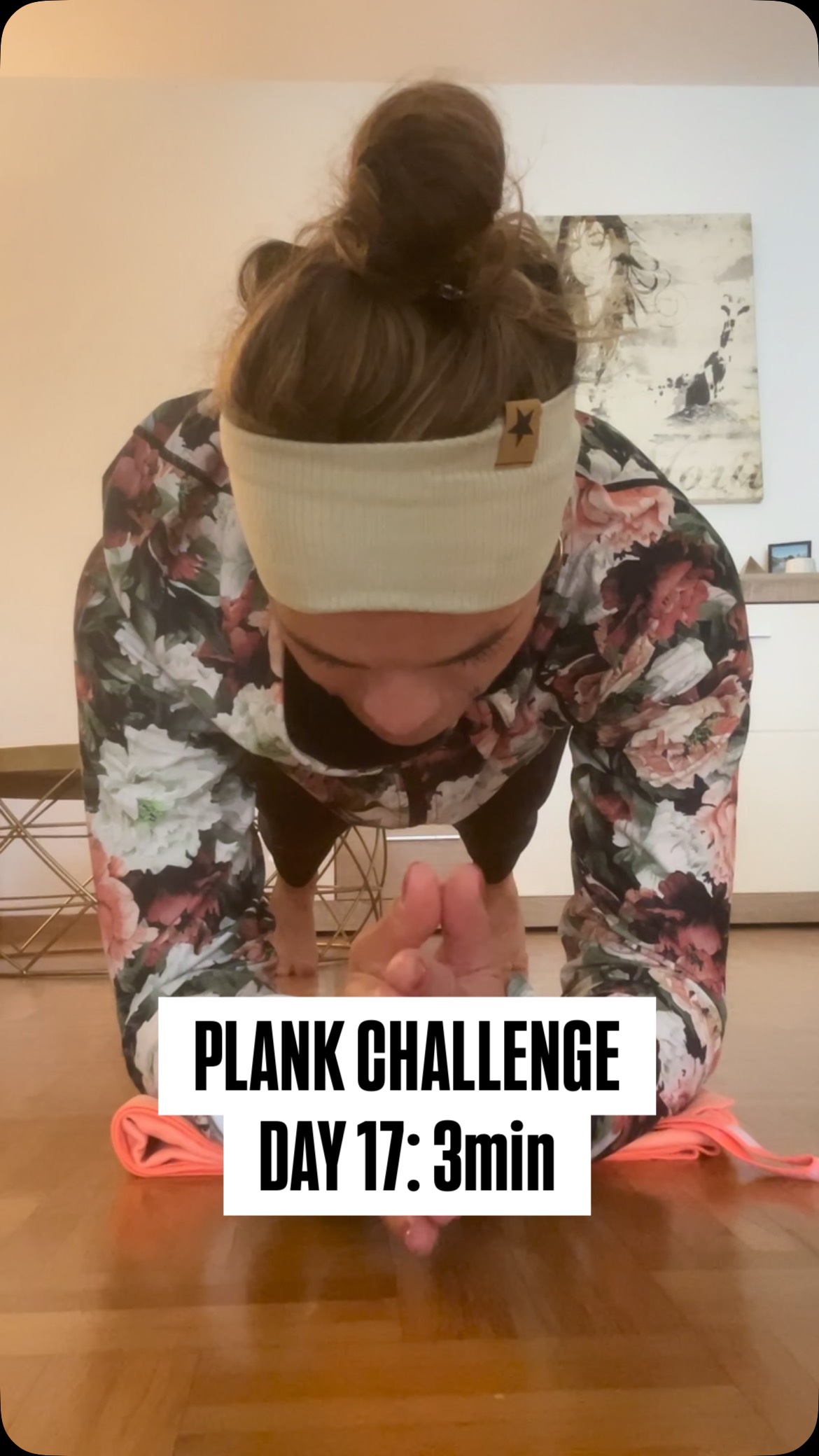 30 DAY-PLANK CHALLENGE
TAG 17: 3min
🏆nominiert sind: @k.amanda.k @denise.ines @samirablatter @verenamichel13 @bysandram @gianni1811
👉 Videos werden jeden Tag gepostet, max. 3min möglich - also ab dann jeweils selbständig weiterplanken😁💪
#joyfit #joyfitbydesire #plank #plankkchallenge #outdoortraining #joyfitmachtsinn #workout #fitness #sport #training #outdoorworkout #outdoorfitness #outdoortraining #outdoortrainingzurich #outdoorworkoutzurich #outdoorfitnesszurich #fitnesstraining #fitnesstrainerin #personaltrainerin #personaltraining #grouptraining #bootcamp #outdoorbootcamp #zollikon #zollikonzürich #fitness #fitnessmotivation #fitnesslife #fitnessaddict #fitnessgoals