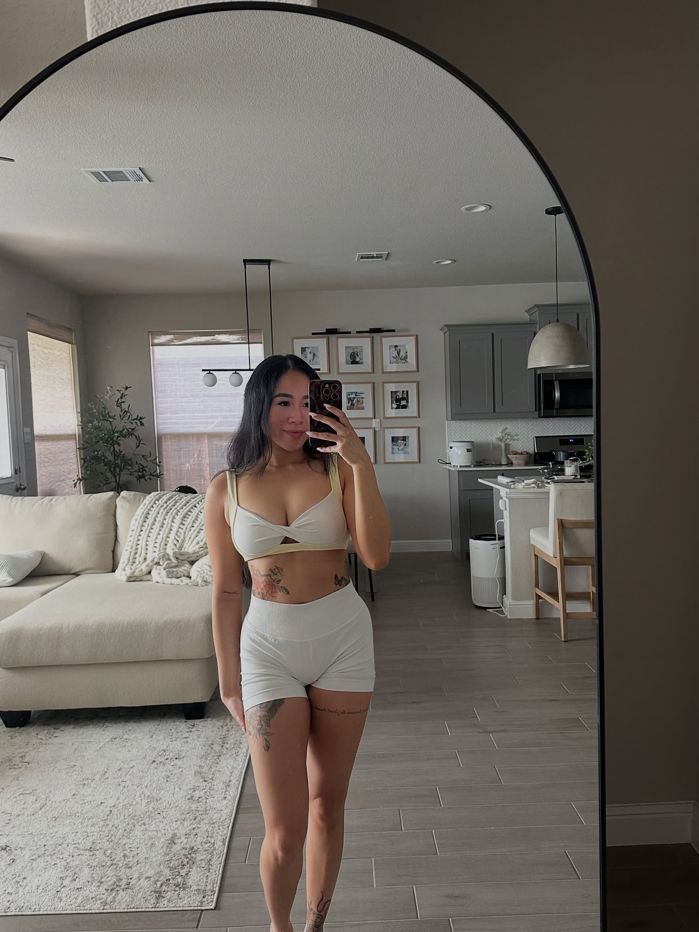 She Lagrees. She sweats. She still glows.
We used our clear, sweat-resistant solution that’s perfect for sensitive skin and busy schedules! Our girl @teresaatrann rinsed at 1 hr for the perfect natural glow! 💗
#mobilespraytan #dfwtans #highmaintanancedfw #spraytan #fortworthtans