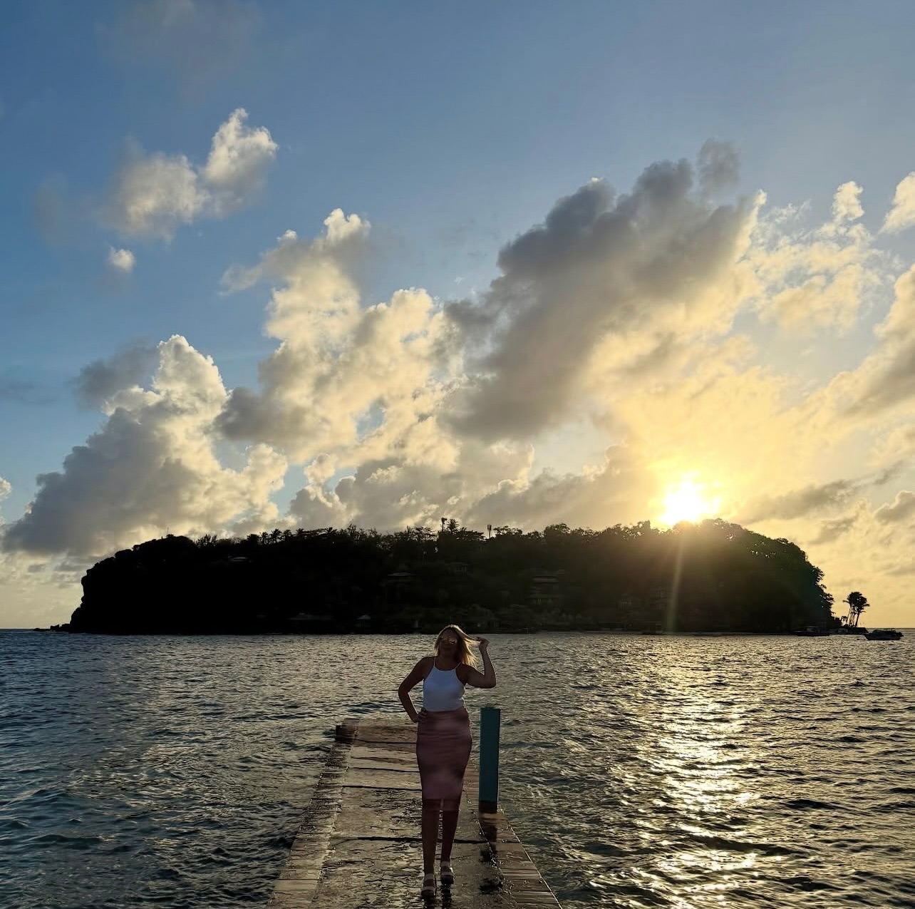 Young Island Sunsets.🧡
————