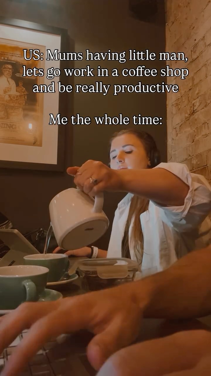 How I get anything done I will never know 🥲 … & How my husband puts up with me 🤷🏽♀️🤷🏽♀️🤷🏽♀️
No one asked but the best lip balm in the world - @moogooskincare 🐄
#business #smallbusiness #foryoupage #sustainability #lowtoxliving #refillnotlandfill #mumledbusiness #derby #nottingham #toddlermum #eastmidlands #ecorefills