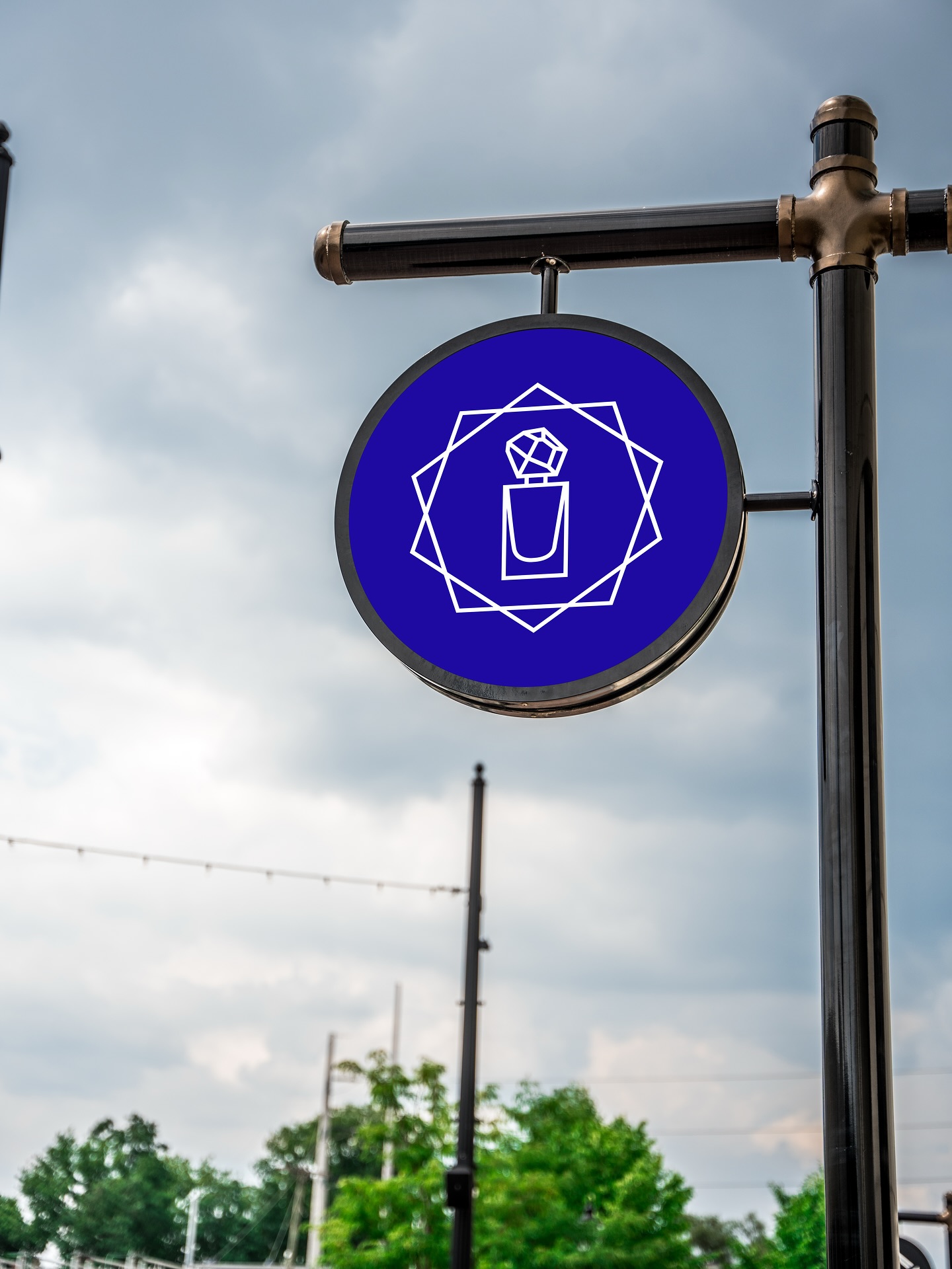 Something new is being bottled at Bottleworks! Say hello to @thearomalabs.
Stop by November 7th for their Grand Opening and create a scent that’s all you!