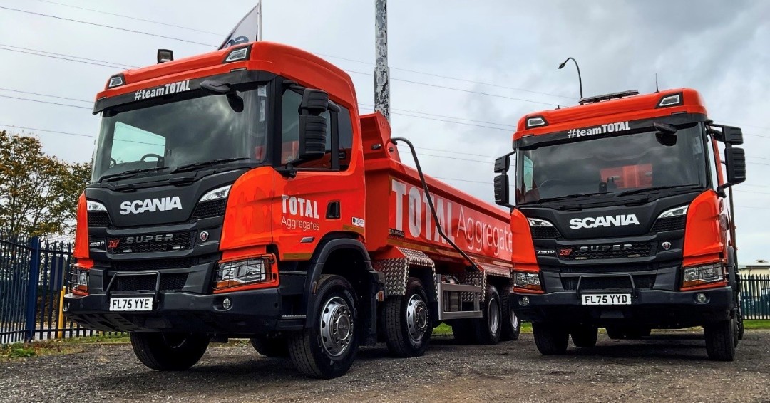 Total Aggregates Limited have taken delivery of these fantastic Scania P420 XT Tippers🟠🔥
Supplied by Keltruck Account Manager, Simon McGuiness. These magnificent units have had bodywork completed by Marshalls Truck Bodies and stand proud in the eye-catching Total Aggregates livery.
These brilliant units will now be maintained by the team at Keltruck Nottingham, for added peace of mind and to keep the units in top condition for years to come!
#SuppliedByKeltruck #ScaniaXT