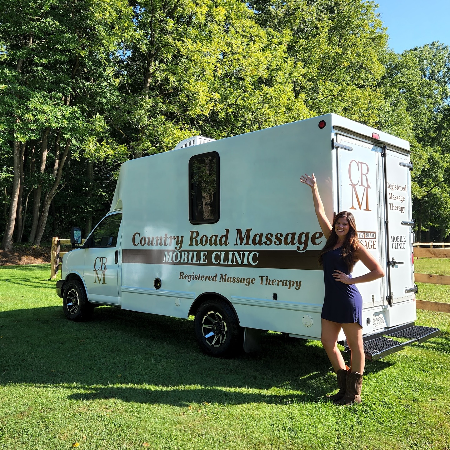 Relaxation on the Road 🌿
Let the stress melt away with Country Road Massage, a mobile clinic serving Norfolk County! 👐💆♀️
Sara brings everything you need right to your door for a personalized, peaceful experience. In-office appointments also available in Simcoe✨
Visit our Shop Local page at blognorfolk.com for more information on booking your experience today.
#NorfolkCounty #SupportLocal #MobileMassage #SelfCare #CountryRoadMassage