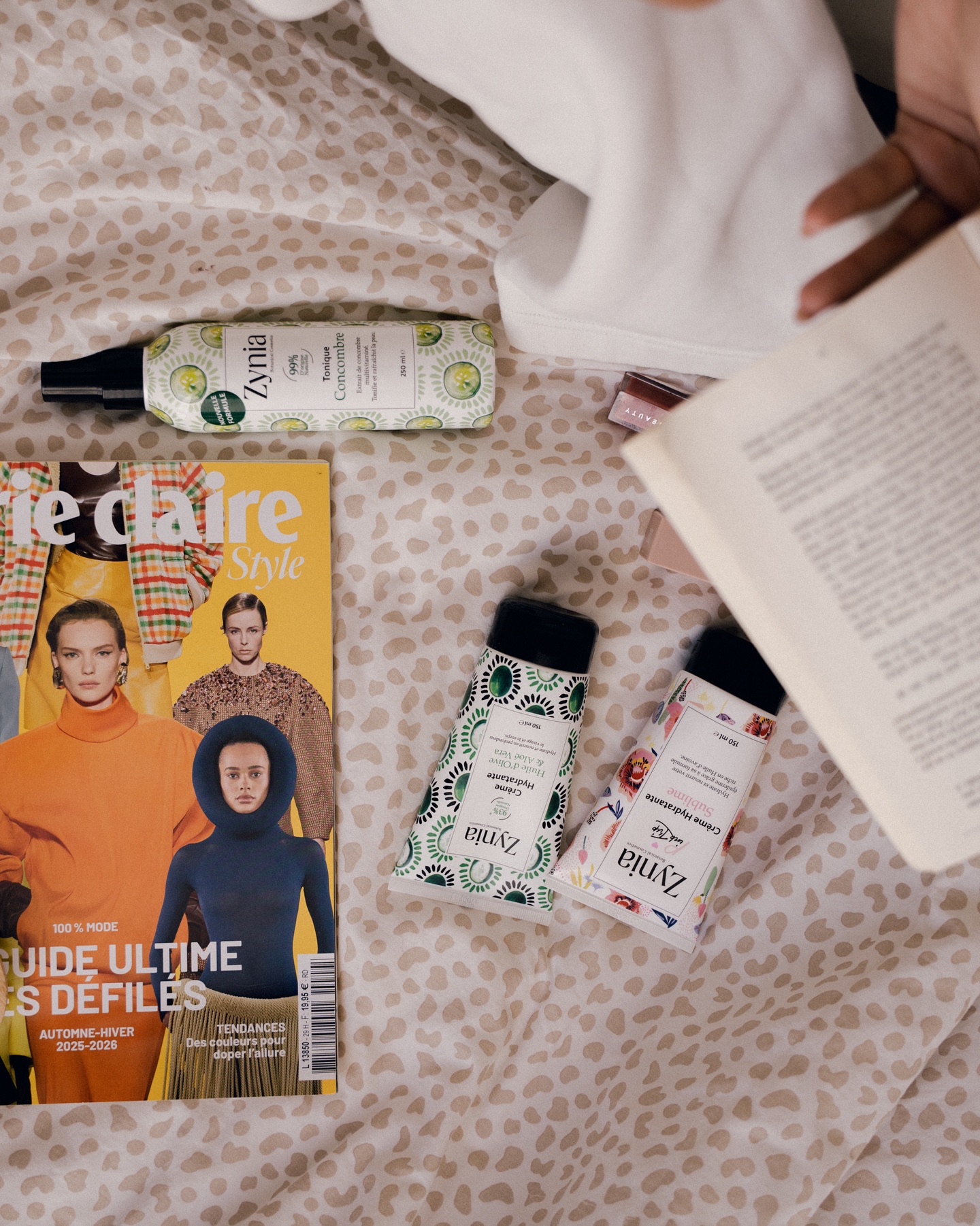 Hydratation pure, douceur naturelle🌿.
Entre huile d’olive, aloe vera, extrait de concombre et avoine, votre peau respire la fraîcheur et la gourmandise.