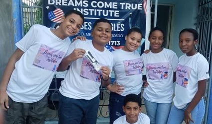 🌟 We’re so grateful to have amazing partners like @bfymiami who make our mission come to life! 📚✨ Thanks to their generous support, the Guiribitey Family Foundation has been able to provide over 5,000 books to small institutes across the Dominican Republic. These institutes offer English scholarships for children from low-income families who otherwise couldn’t afford these opportunities.
We’re especially proud to highlight the Dreams Come True Institute, a larger educational center where students in good standing and from impoverished backgrounds can earn real scholarships to learn English. We’ve helped set up little libraries in their classrooms so kids can borrow books, read at home, and return them just like a library in the U.S. would work.
Together, we’re opening doors to education and brighter futures. Thank you, Books for You! 💛