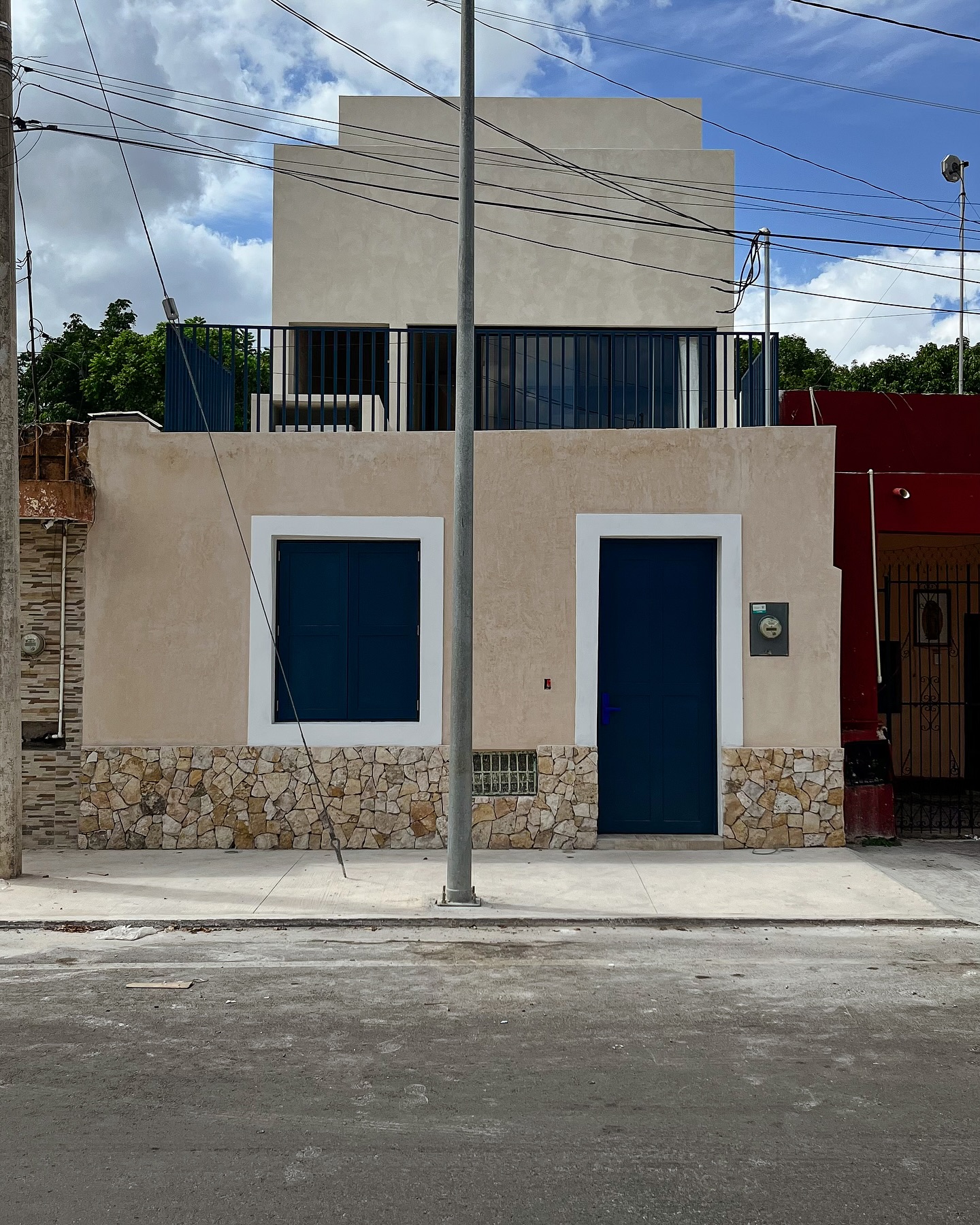 OBRA EN PROCESO DE ENTREGA – Casa 48.
Proceso de montaje de carpinterías, muebles y detalles para entrega.
Casa 48 se levanta frente al Gran Parque de La Plancha aprovechando al máximo sus vistas y el contexto histórico del barrio de La Mejorada.
En colaboración con @r79.mx
www.desnivel.mx
#DesnivelArquitectos