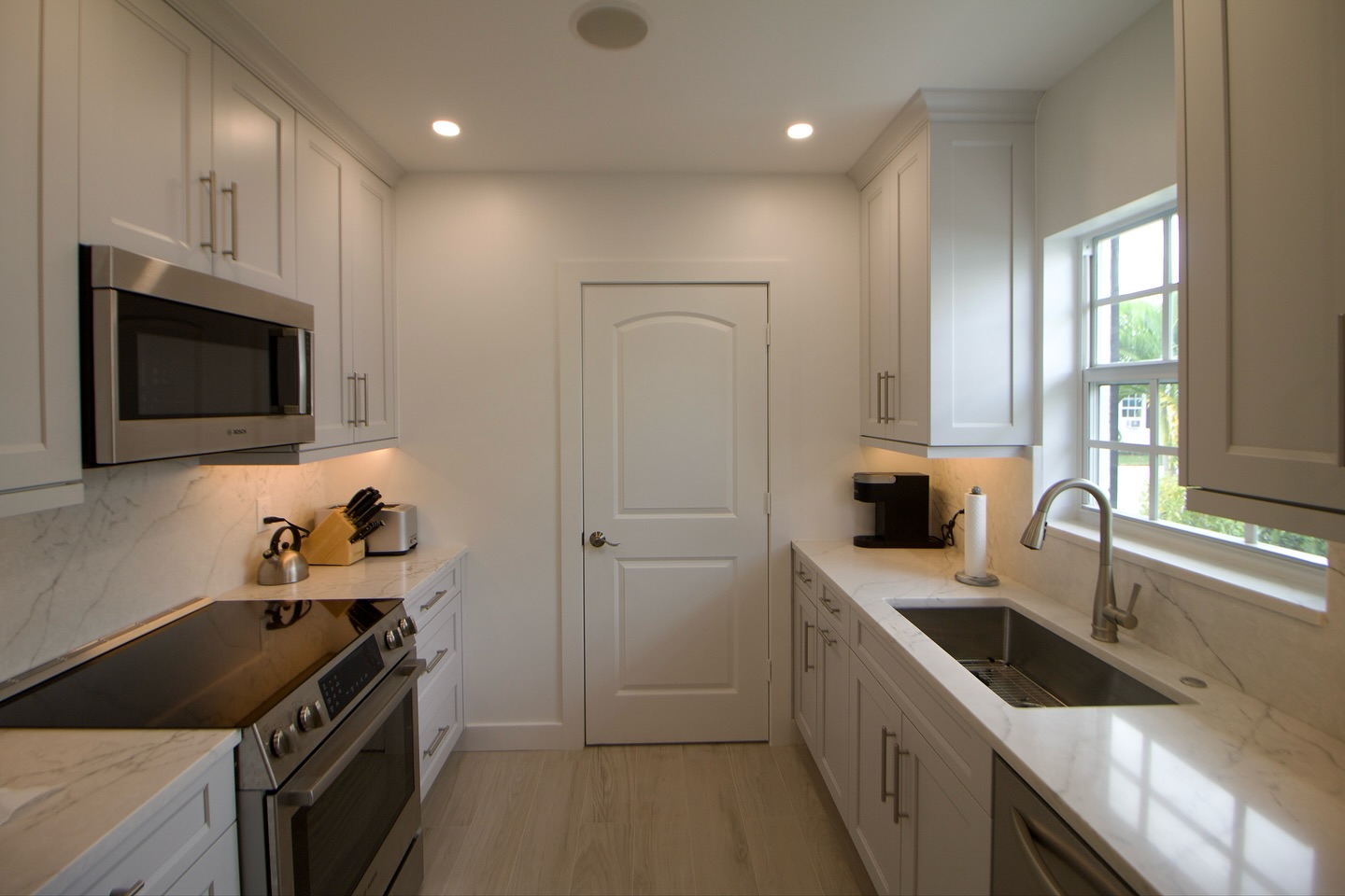 We are obsessed with the way this kitchen remodel turned out!
What’s your favorite part of the remodel? 🔨👷🏻
If this was your kitchen, what’s the first meal you’d cook in it? Chef👨🍳🍝