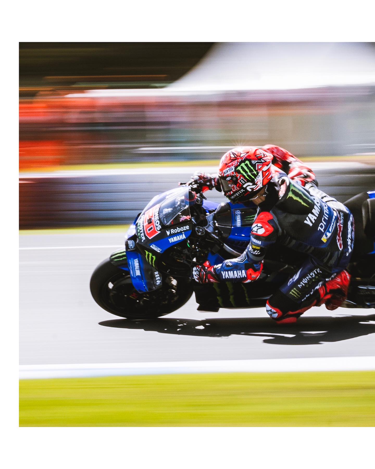 Day 2 of the Moto GP saw action coming from all sides!
The bikes were turning of the heat and certainly turning the throttle as they zoomed around this amazing track 🏍️
Up in the skies was the very impressive stunt plane seemingly defying gravity with twists and turns one after another 🤯
Then the riders certainly put on the excitement at the end of the day for the fans in the fan forum, giving insight into what it’s like riding a bike around Phillip Island at over 300kmh and giving the fans everything they could ask for with signatures and epic prizes thrown into the crowd 🙌