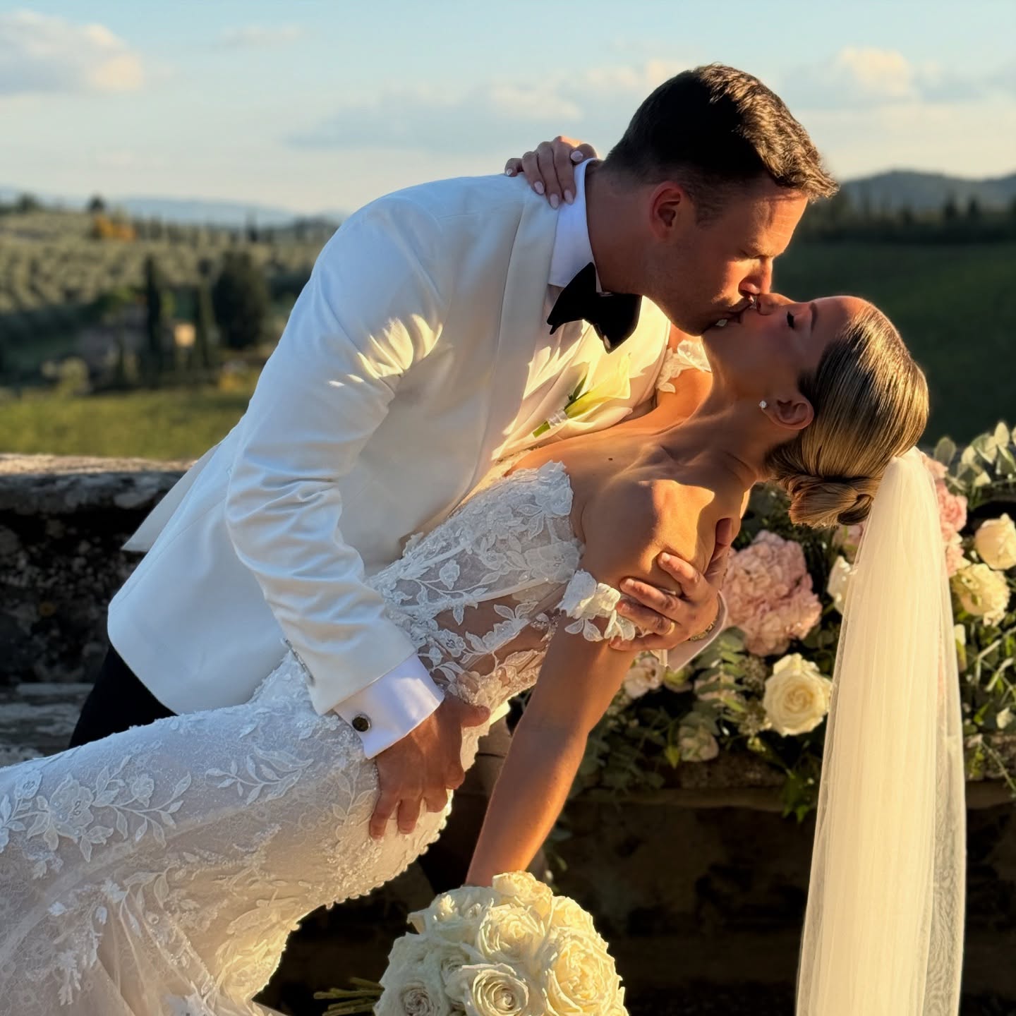 Alyssa’s dream day 🤍 @alyssalmccannn @lovelytuscany_weddingplanner @villa_corsini