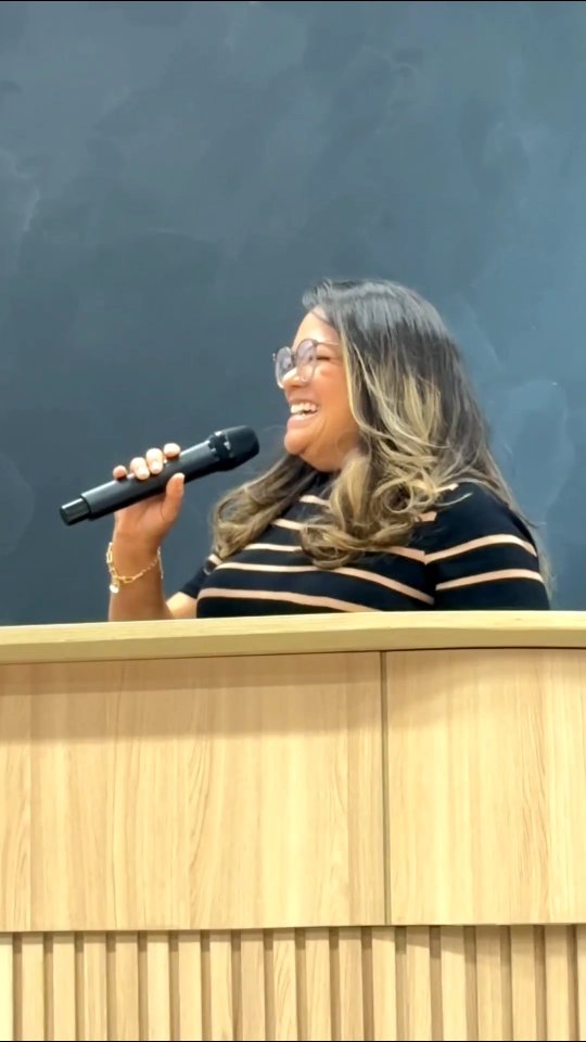 Imagina estar andando na rua e ser contagiado pela alegria de quem multiplica o amor de Cristo!
Esse é um pedacinho do que vivemos na saída dos irmãos para transbordar tudo o que o Senhor tem nos dado.
Conta aqui nos comentários sobre sua experiência com as saídas da Igreja.
A alegria do Senhor é a nossa força. (Neemias 8:10)