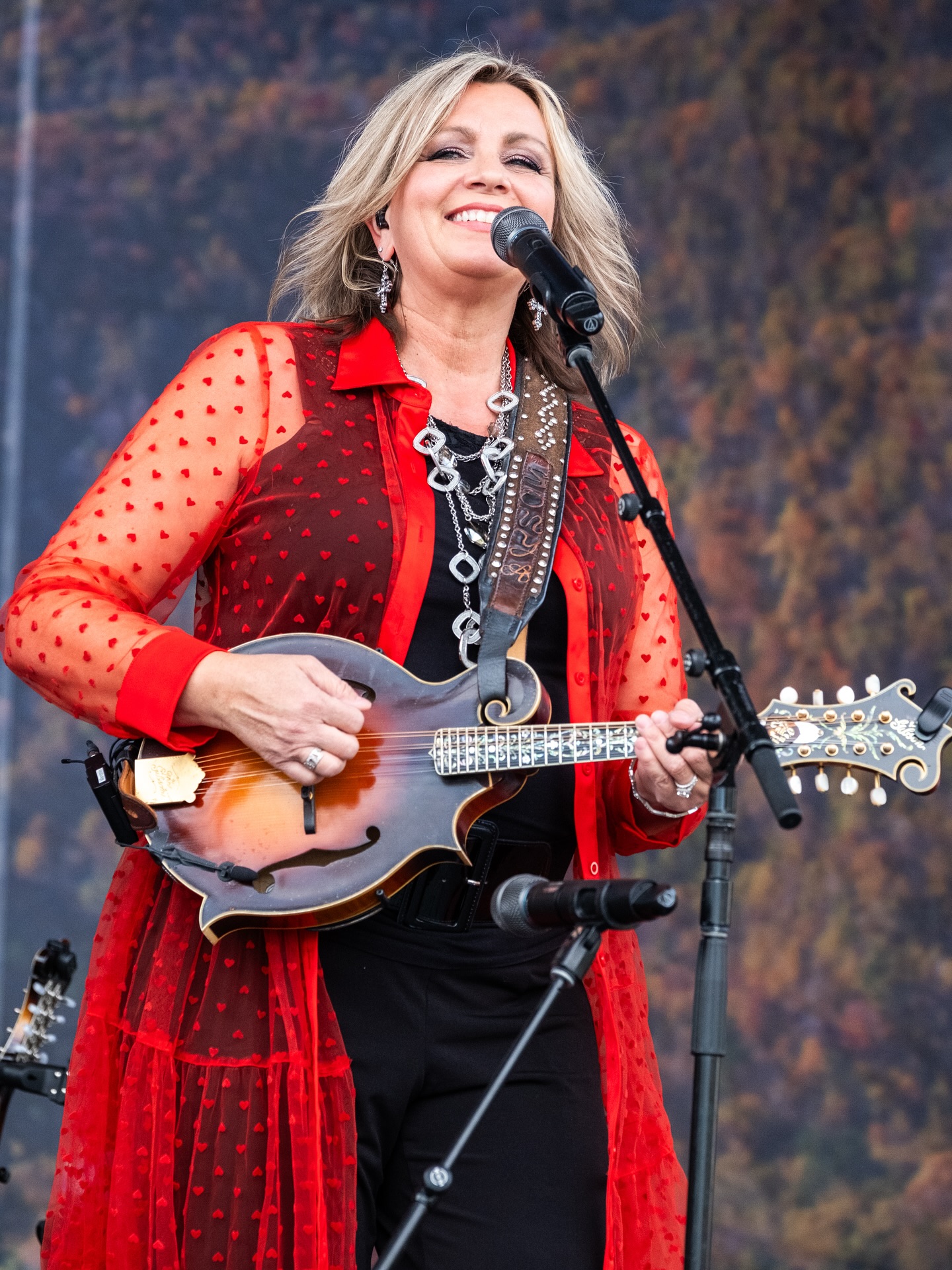 @theisaacsmusicofficial performing at @bluehighway_fest 2025.
#bluehighwayfest #livenusic #music #bluegrass #swva #loveva #visitva #bigstonegap #musicfestival #bluegrass #theisaacs #christianmusic