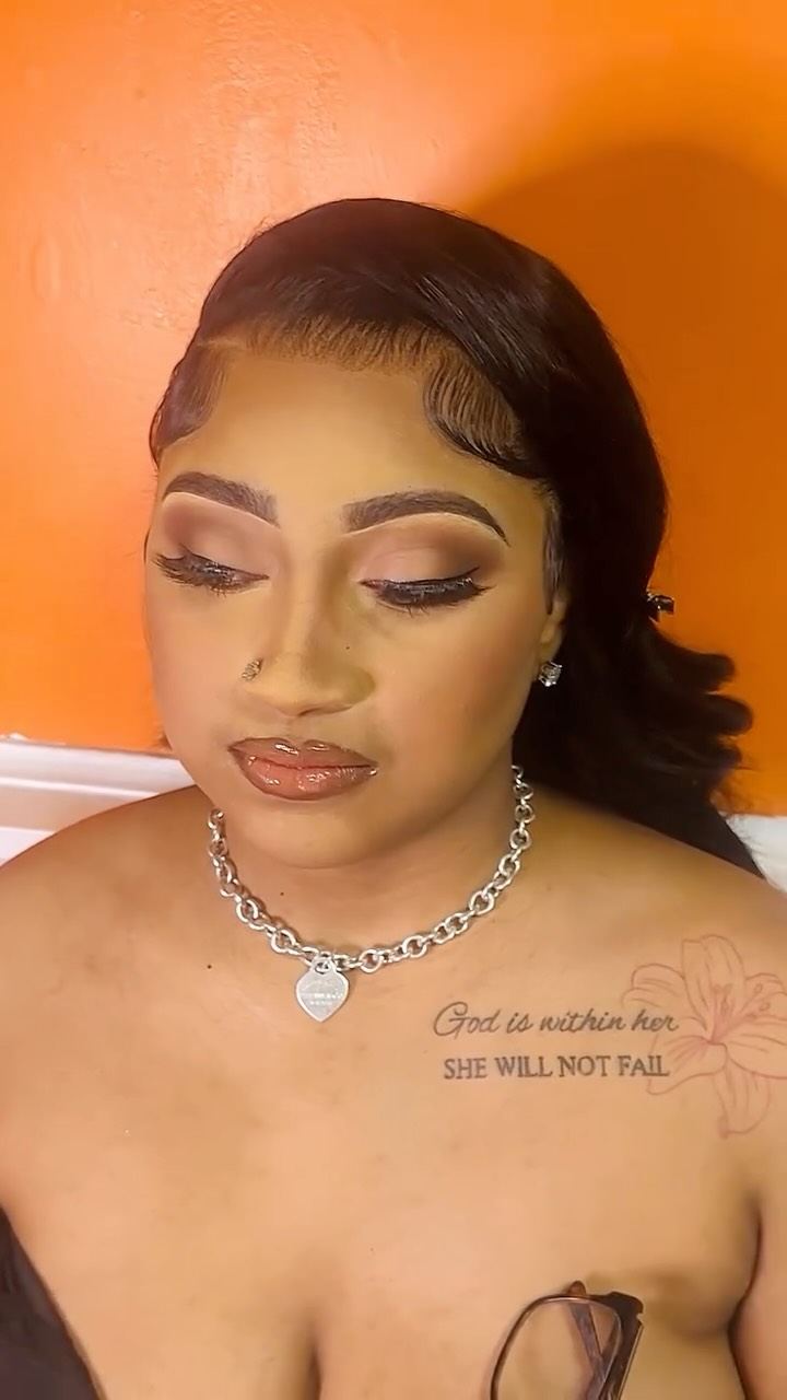 She’s back again💕
soft glam draped in soul,
beauty that hums like vinyl on a Sunday morning. 🎶
Grace in her eyes, glow on her skin,
Royalty Bells Inc. reminds the world:
real glam never fades, it returns refined. ✨
#RoyaltyBellsInc #SoulfulBeauty #SoftGlam #MakeupArtist #LuxuryBeauty #TimelessGlow #BlackGirlMagic #DivineFeminine #NaturalElegance #BeautyWithSoul #OldSchoolSoul