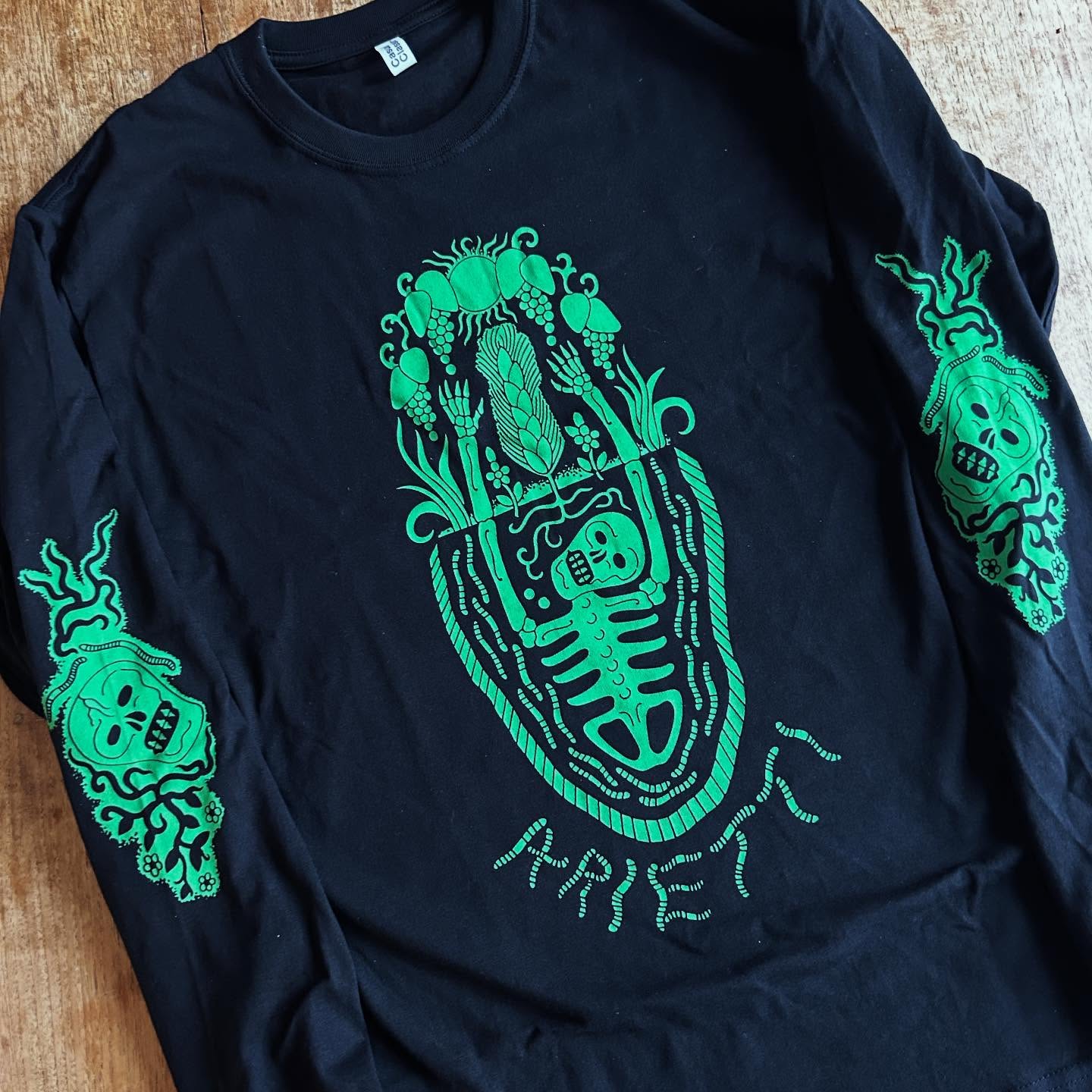 Tees for @arietti.tattoo 💀
———-
#screenprintinguk #tattoomerch #brandedmerch #tattoo #merch #merchdesign #bedfordindies