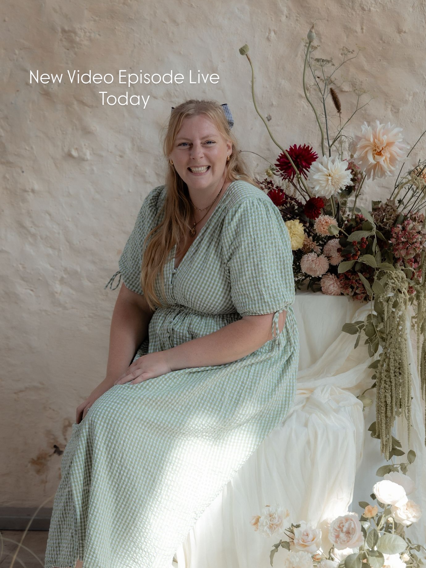 All things florals! 🌸🌻
Join us over on YouTube (link in bio) to hear our chat with the phenomenal floral designer Hannah from @whimsysfloraldesign
Having worked with Hannah before, we can wholeheartedly say she is what the wedding industry is all about, making incredibly beautiful days with soul, love and creativity.
We are so pleased we could help tick an item off her 2025 bucket list by inviting her in to chat!
Hop over to our YouTube channel, give us a watch & subscribe ❤️
Photos @lucyfergussonphotography and @alanlawphoto
#weddingpodcast #weddingflowers #weddingplanning