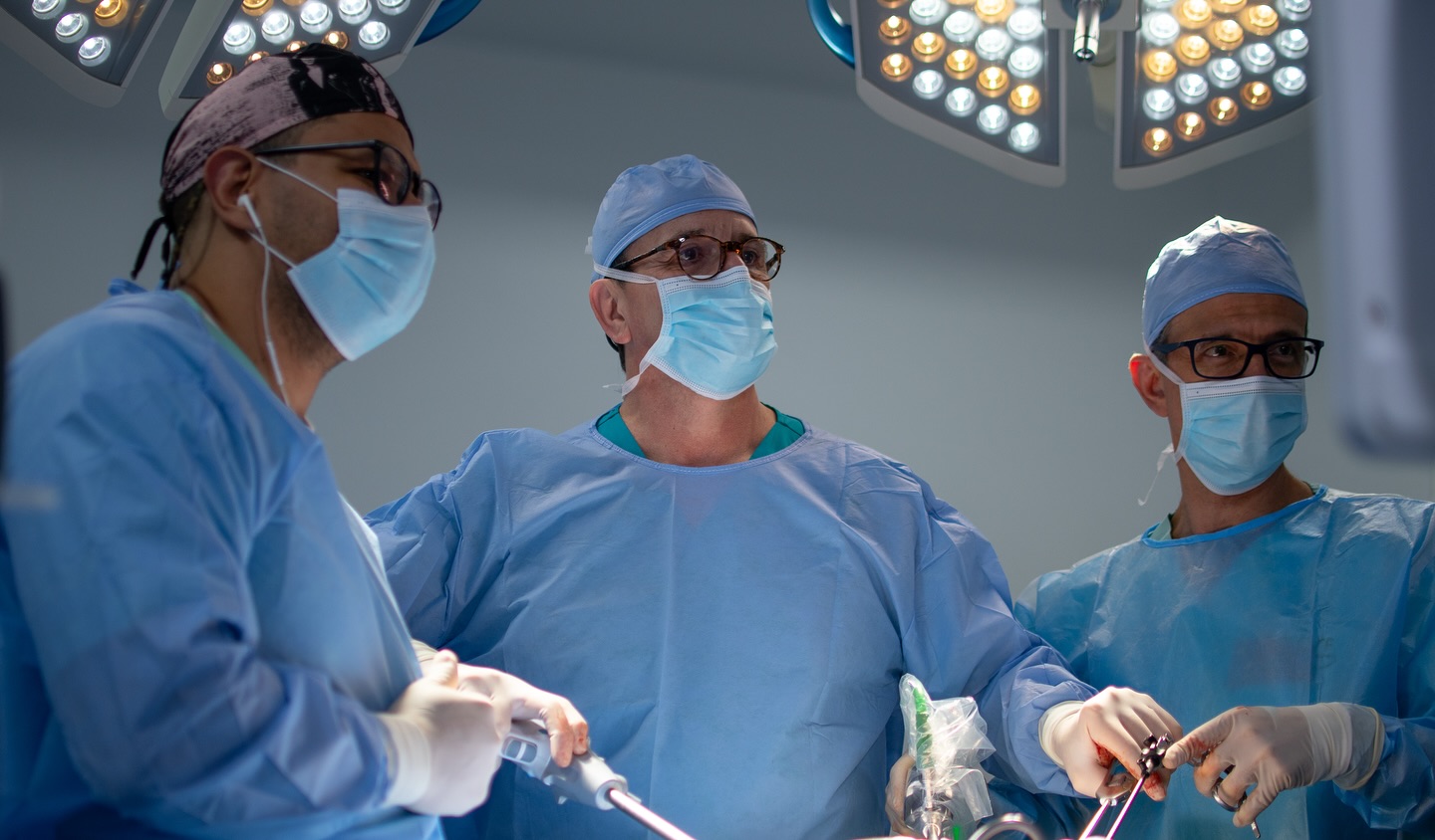 Excelencia que transforma vidas.
El Dr. Eduardo Bolaños y su equipo de expertos en cirugía bariátrica se destacan por su precisión quirúrgica, calidad médica y compromiso humano en cada procedimiento.
Profesionales dedicados a brindar resultados seguros, duraderos y con el más alto nivel de profesionalismo. 💙👨⚕️✨
Excellence that transforms lives.
Dr. Eduardo Bolaños and his team of bariatric surgery experts stand out for their surgical precision, medical excellence, and human commitment in every procedure.
Professionals dedicated to delivering safe, lasting results with the highest level of quality and professionalism. 💙👨⚕️✨
#surgery #bariatric #bariatricsurgery #health #healthy #weighlossjourney #weightloss