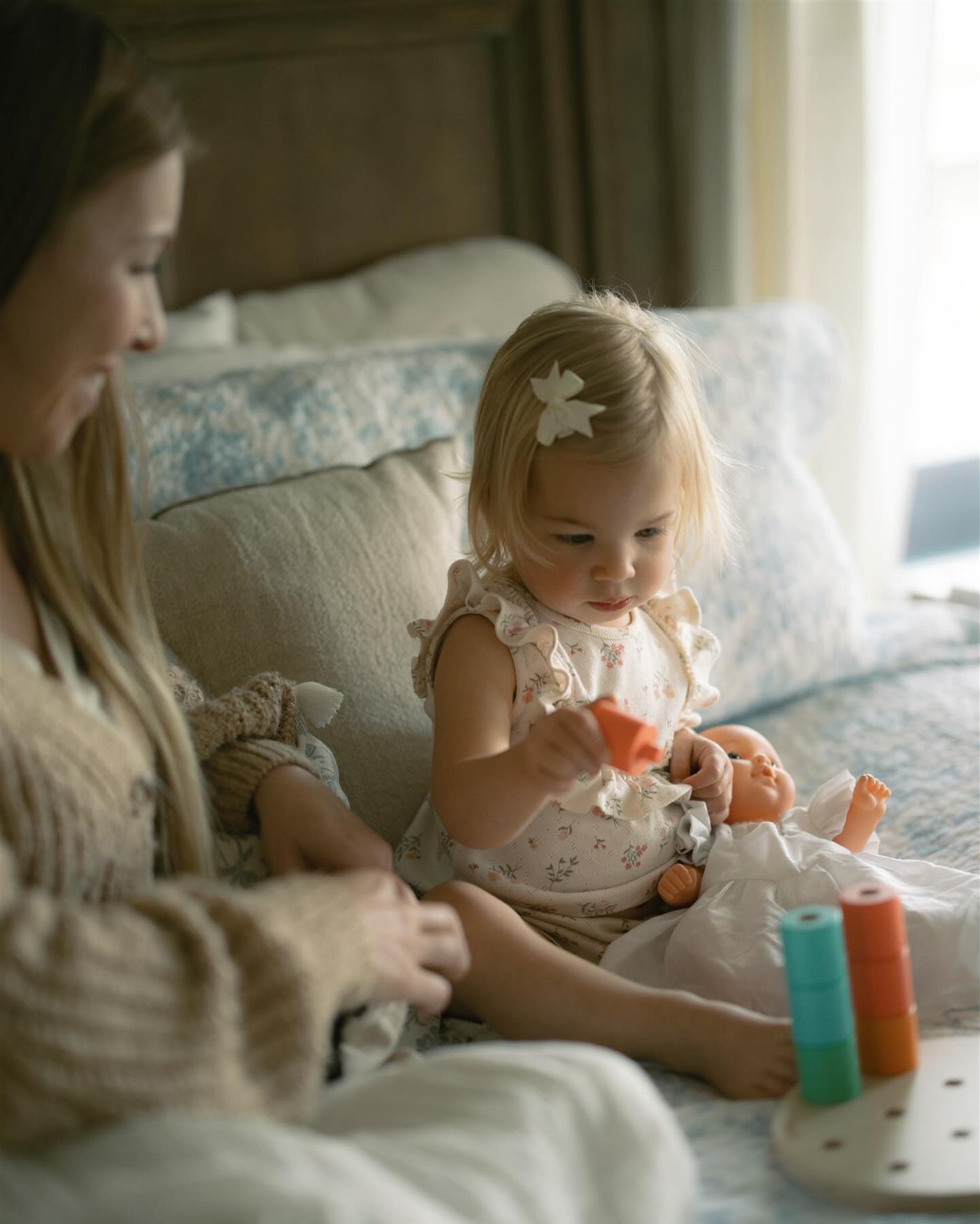 so many incredible motherhood sessions yet to post, but I woke up reminiscing this one 🕊️☁️🕯️ just a mama and her baby doll with her baby doll, playing dress up 💫✨
.
.
#motherhood #mommyandme #motherhoodphotography #sanantoniofamilyphotographer #newbraunfelsmoms #boernemoms #bulverdemoms #alamoheightsmoms #sanantoniomoms