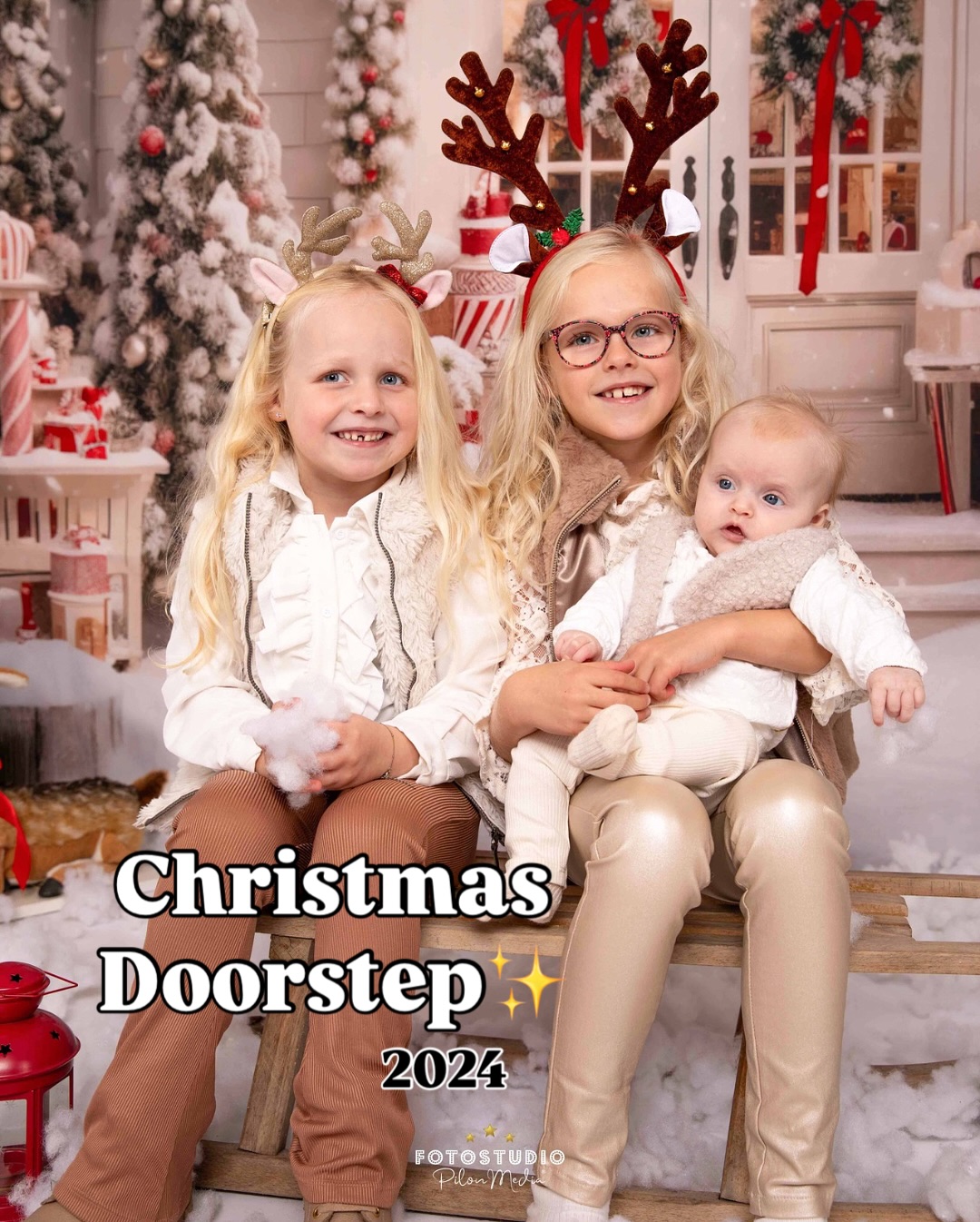 Zo leuk waren de Kerst Mini’s vorig jaar!😍🎉🎄
Zie je die blije koppies? Dat zegt toch meer dan genoeg?! Deze minishoot is echt een feestje die je een keer meegemaakt moet hebben!🫢
En wat doe je als er een kindje even geen zin heeft? Je ziet het op de laatste foto😂
Dit jaar is het weer zover op zaterdag 8 november!🥳 Dan staat de dag vol met kids en gezinnen die dit jaar (opnieuw) hele mooie herinneringen willen laten vastleggen!
Jij kán er nog bij zijn! Check de link in bio welke tijden er nog beschikbaar zijn☺️
Zie ik jou 8 november?
#kerst #kerstminishoot #kerstfoto #kerstfotoshoot #kerstmis #kerstcadeau #kerstdecoratie