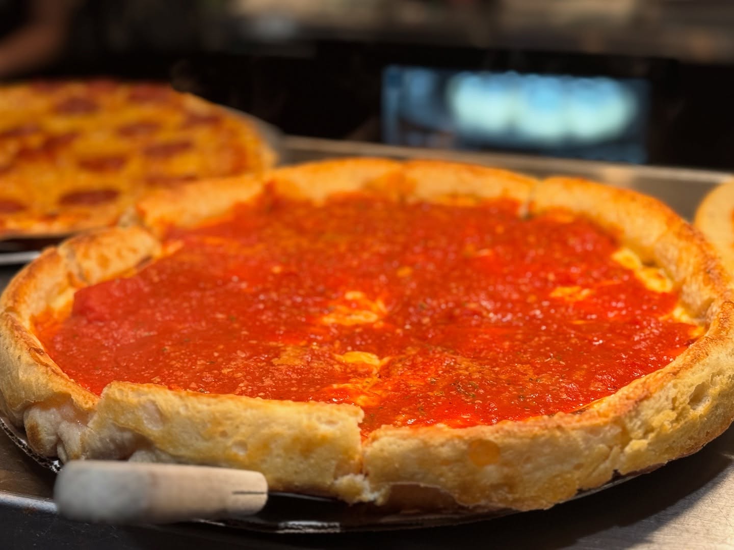 What’s better than football and pizza on a Sunday?
Come on in, get cozy, and watch the Colts take down the Chargers with us!
Prefer to stay on the couch?
Order online at rosellispizzeria.com and we’ll bring the game-day fuel straight to your door!