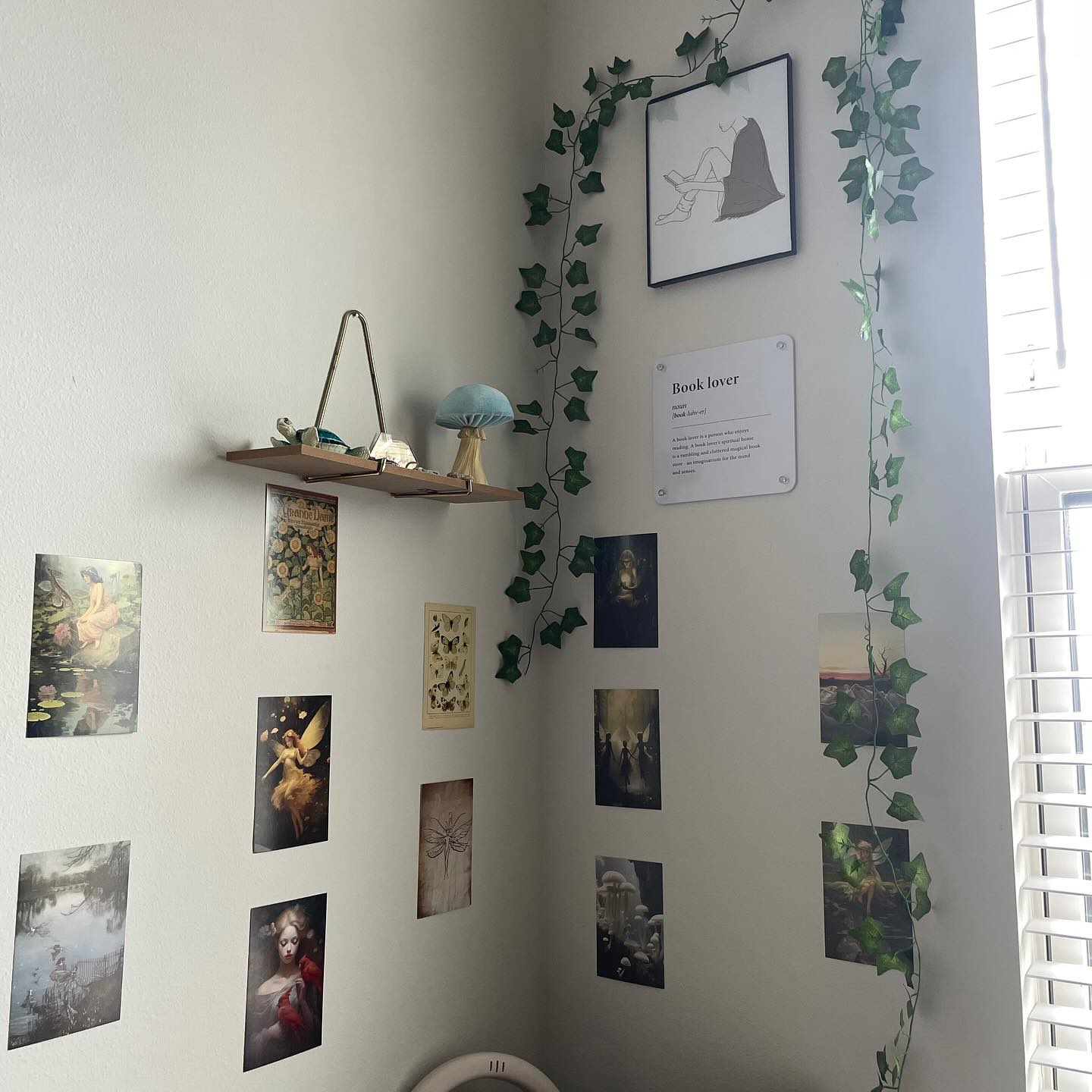 Stepping back from the social buzz and leaning into a season of quiet magic 🌿✨ Less scrolling, more vision. Less noise, more true entertainment. So many projects are blooming right now, and I’ve really been in my creative flow lately — and honestly? I’m not loving it 🥰🧶🌸
#crochet#wips#yarn#creative#slowflow#slowdown#freespirit