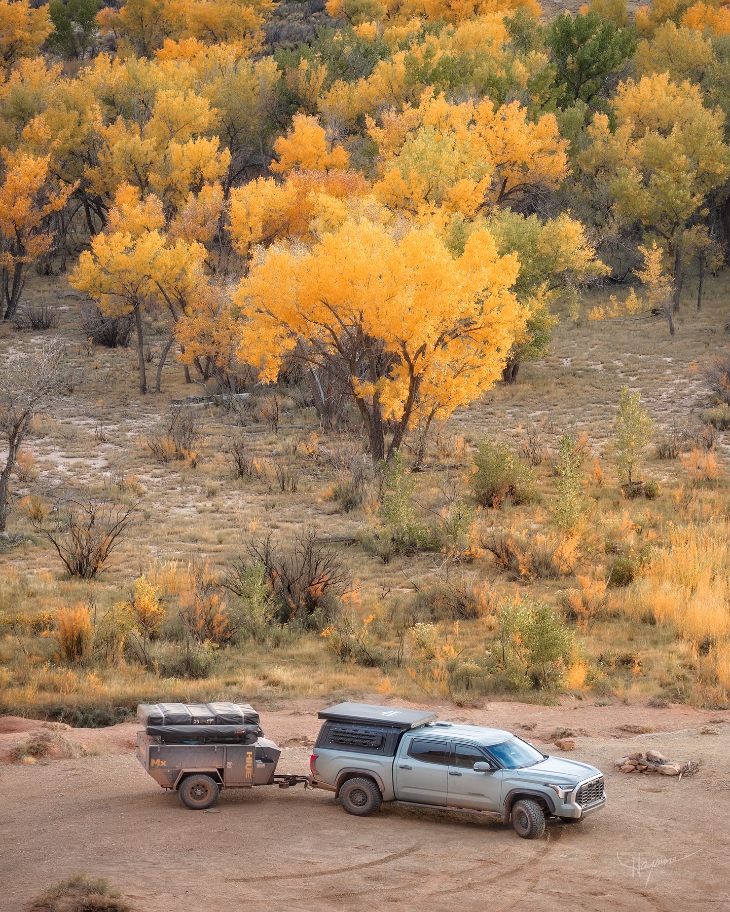 The primary thing I enjoy the most about having an Hive expedition trailer is being able to camp right where I want to be photographing in the backcountry. The ability to leave it at base camp and go off and explore trails without having to pack everything up or always hauling all the weight in the back of the Tundra is has been a game changer.
🛠️ TUNDRA BUILD LIST 🛠️
@dobinsonsusa MMR 3-Way Shocks, Coil Springs, Sway Bar
@CBIoffroad Rear Bumper
@Westcott_designs 3/1” Preload Collar Lift
@RCIoffroad Rock Sliders
@Victory4x4 Rear Shock Skids
@blackrhinowheels Arsenal 17” 12mm offset
@falkentire Wildpeak R/T 35’s
@apexdesignsusa Rapid Precision Valves
@hereticstudio 6-inch light bar fog lights
@bynd4x4 Tactical Shell
@ark_Splash_Guards Wheel Wells
@Kingpin_equipped 40” LED light bar
@Inspired_Overland Lightweight Rooftop Tent
@nytopusa Fender Flairs & Exhaust Dump
@bulletpointmountingsolutions Dash Mount
@morrflate Tire Inflation System
@mesocustoms Interior LED lights
@ajt_design Cup Holder & Key Fob
@rek_gen Off-Road Mud-flaps
@offroam Phone Mount
🔅Open to Partners🔅