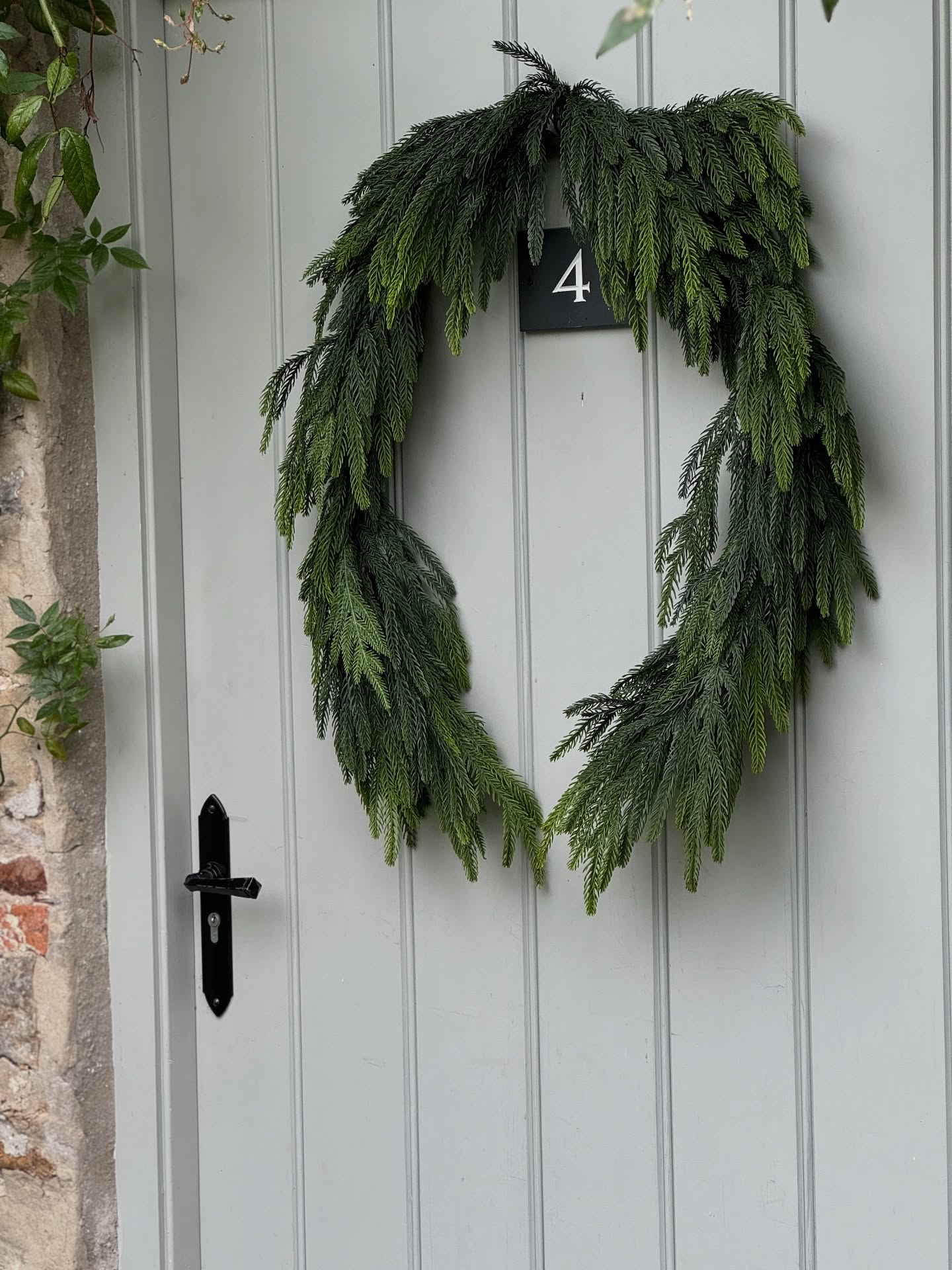 Bring timeless greenery into your home with our Norfolk Pine Swag Garland, perfect for doors, mantles, shelves, or as part of a festive tablescape. With its real touch texture, natural look, and beautifully bushy design, it’s almost impossible to tell it’s not real.
Our Norfolk Pine Swags sold out quickly last year, and with less than half of our stock remaining, they won’t be around for long.
Shop now to secure yours before they’re gone.
#BoxwoodHomeInteriors #ChristmasDecor #Garland #NorfolkPine #FestiveStyling #ChristmasHome #RealTouchGarland #ChristmasDecorIdeas #HomeStyling #SeasonalDecor #Christmas2025 #InteriorDecor #mantledecor