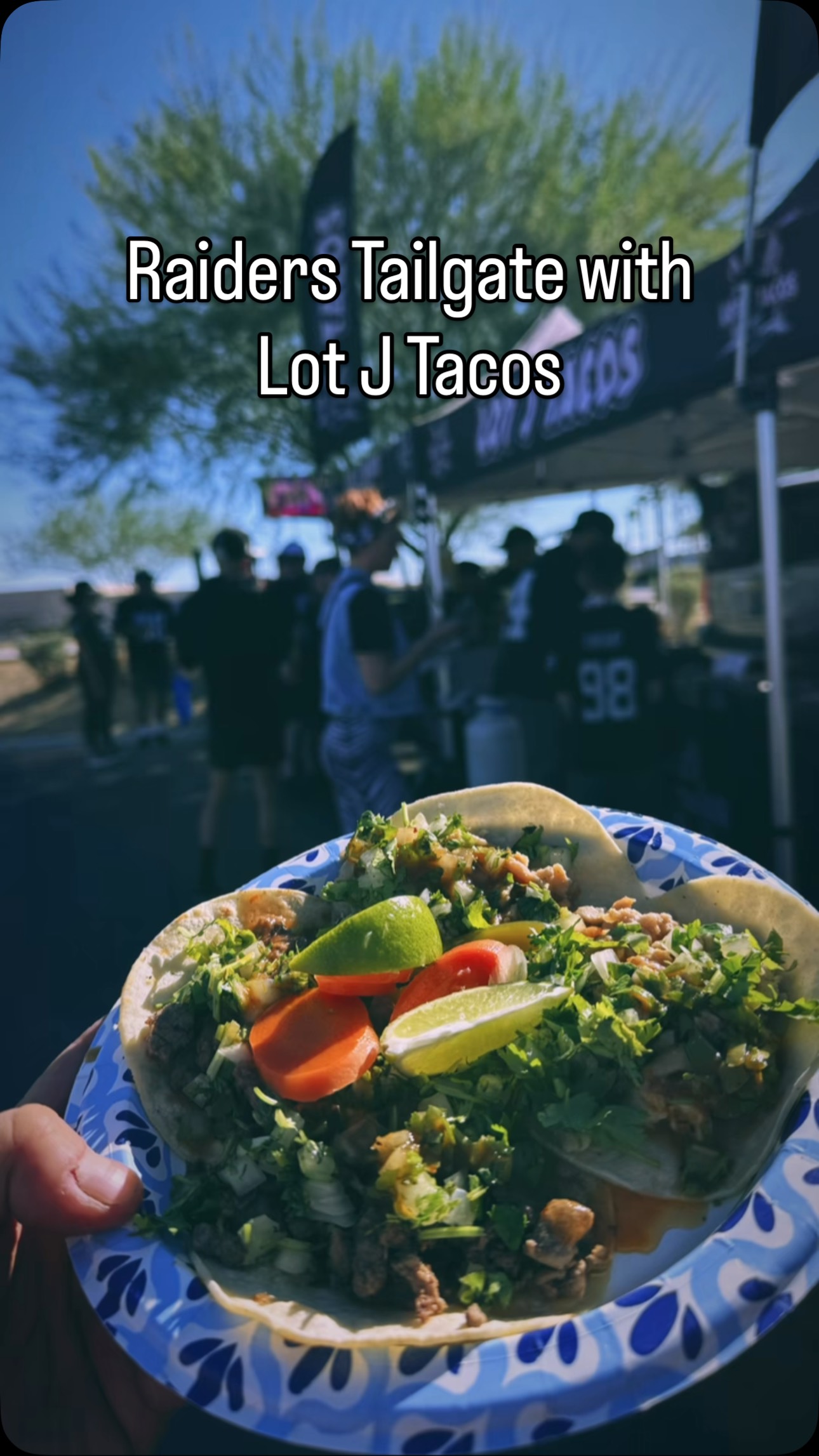 Had an absolute blast with Cisko y familia at the Raiders tailgate!!! Loved the energy and vibes.
#football #tailgate #tacos #raiders #lasvegas