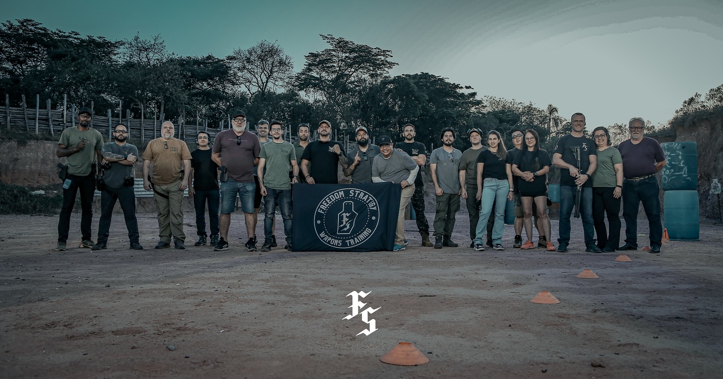 The country boys don’t die alone ⚡️
#ourtibe
Local
@ctcerberus
Parceiros Freedom
@mahrte
@teclubjundiai
@acaifrutabrasileiraoficial
@luminoxbrasil
@forflycases
@sfichips
@cadamuroarmor
@obscuresidegroup
#freedomstrategy #fs #ctcerberus #jarinu #sp #findyourtribe