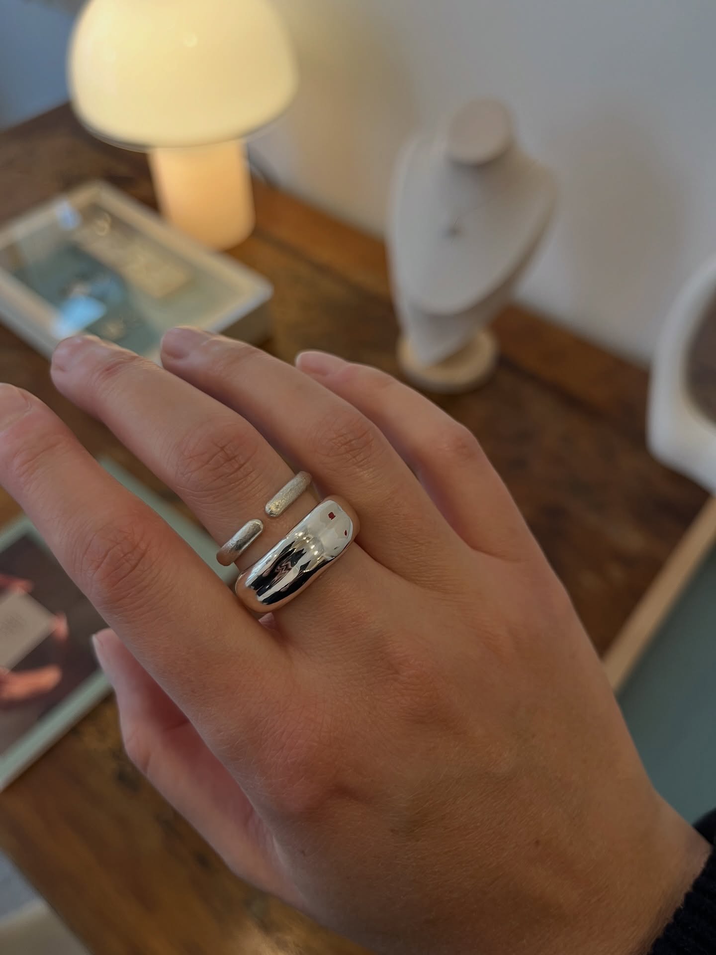 Neue Kreationen in massiv Silber im Atelier Vincent Kiefer.
.
.
.
#ateliervincentkiefer #göttingen #handgemachteschmuckstück #unikatschmuckstücke