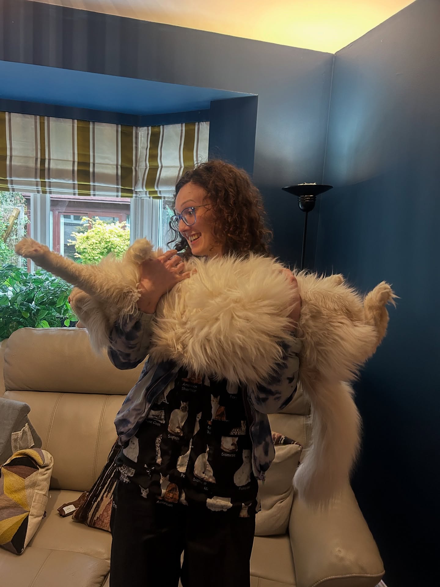 When we said we do lion cuts we didn’t mean ACTUAL LIONS🦁🤣
We are so lucky that Rollo the Maine Coon is such a sweet big boy because he could do serious damage if he wanted to🤣 He is a unit! We’re obsessed with him😻
#mainecoon #bigcatsofinstagram #catcare #catowners #catlover #catgrooming