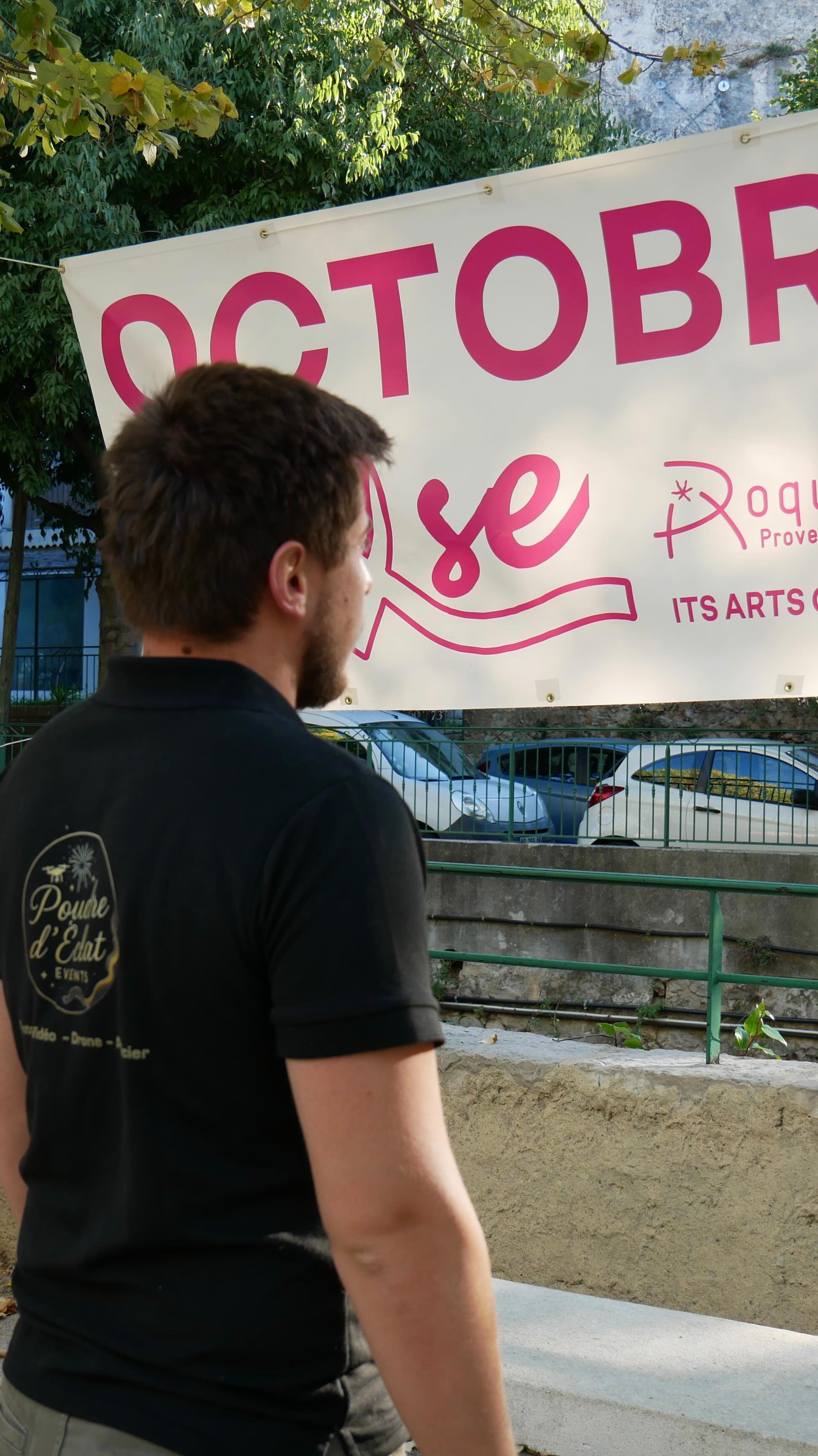 Un moment haut en couleur à Roquevaire !
Un jet de poudre tricolore de 30 mètres pour un show spectaculaire au cœur du village 🇫🇷🔥
Une explosion d’émotions et de fierté, immortalisée depuis le ciel 💥
Roquevaire – Octobre Rose
Effets : Feux de poudre colorée
Poudre d’Éclat Events
#poudreeclatevents #feuxdepoudre #evenementiel #roquevaire #octobrerose #showcolore #effetpyrotechnique #evenement #animation #weeding #madeinfrance #couleurs