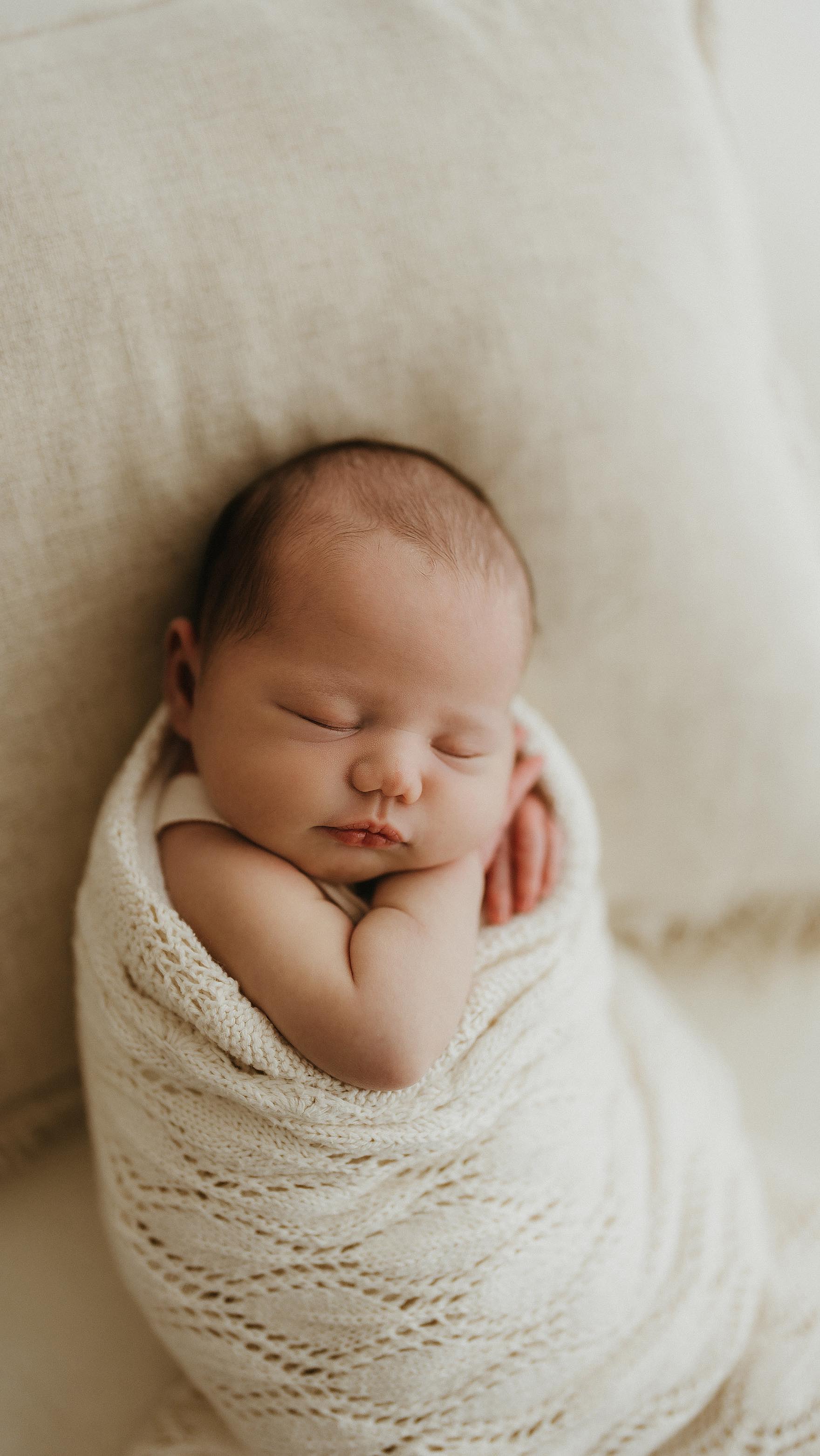 Newborn session captured in studio ✨