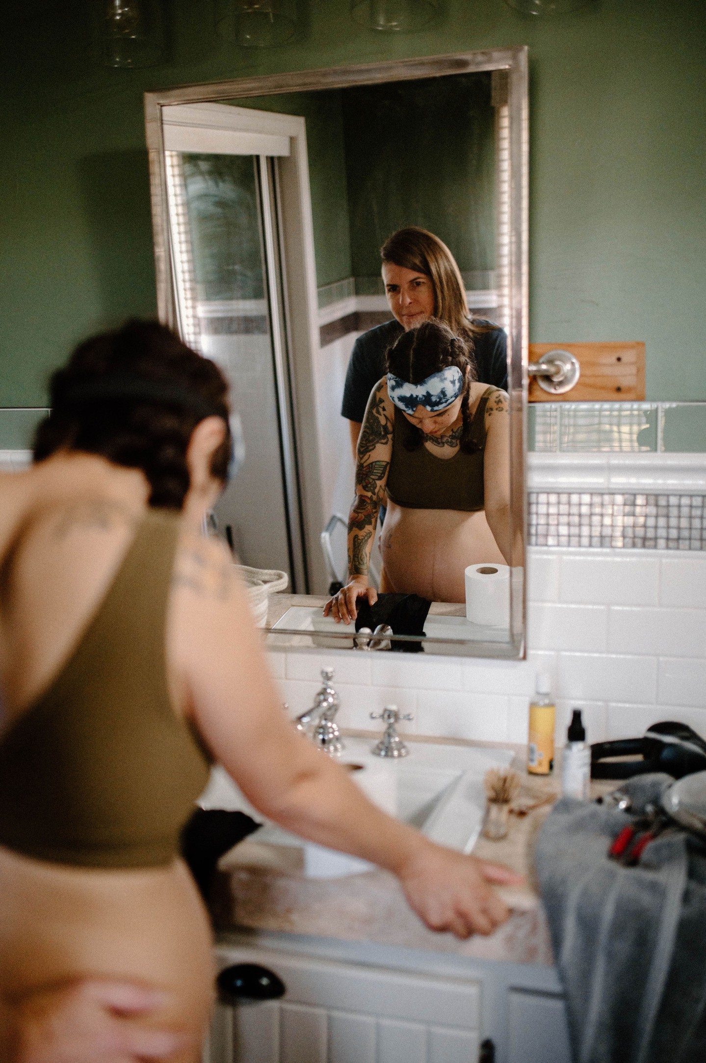 Birth is not something you have to get through.
It’s something you can be present for. 🌿
In my latest blog, I share why continuous labor support; the steady, compassionate presence of a doula, can completely change how birth feels.
It’s about safety, connection, and the quiet magic of being seen through every wave.
✨ Read “The Power of Presence: Why Continuous Labor Support Matters” at doulaheathertaylor.com
(Link in bio)
#DoulaHeatherTaylor #HolisticBirth #BirthDoula #ContinuousLaborSupport #NaturalBirth #EmpoweredBirth #HolisticPregnancy #BirthPreparation #MindfulBirth #ConsciouslyConnectedChildbirth #BirthWithIntention #UnmedicatedBirth #BirthSupport