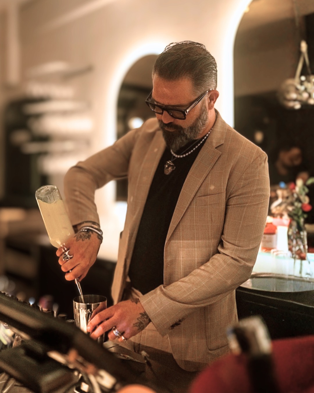 Slut på veckan, dags för en till AW på WH🍸
Mårten är dryckmästare och bjuder på popcorn, musik, och ett bra avslut på arbetsveckan.
Kom ikväll och dansa in helgen 🕺