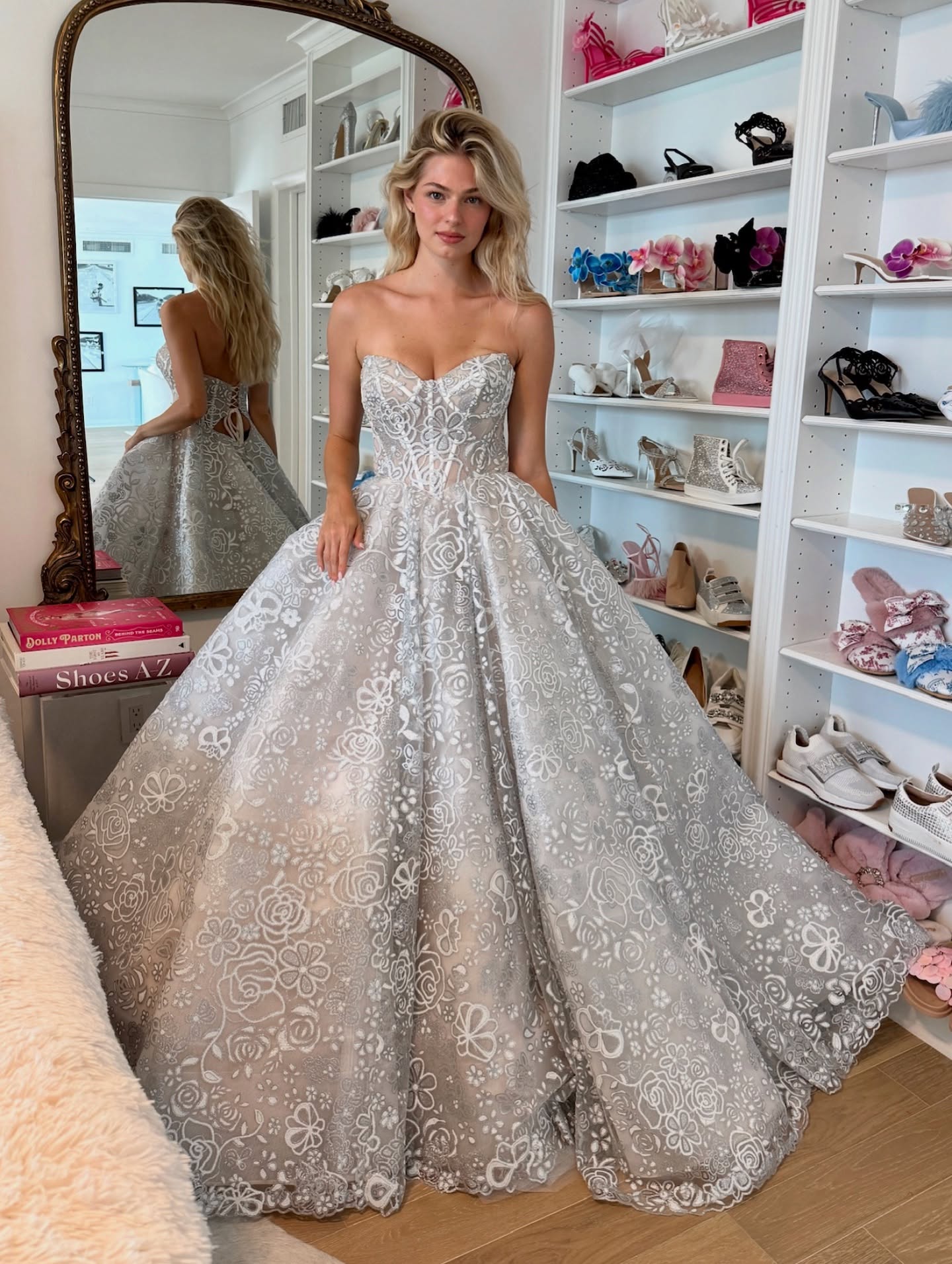 Sparkles?✨
For a Hayley Paige dress?🦄
Groundbreaking 😘👑
Pittsburgh, mark your calendars! 🎉
💖 Exclusive In-Store VIP Bridal Appointments with @misshayleypaige - link in bio to reserve your appointment. November 20th ONLY!
💖 Cocktails & Couture a Soirée event with Hayley Paige - RSVP at the link in bio, 4-7pm November 20th.
💖 Extended Trunk Show Event, the magic continues with Hayley’s new collection Twice Upon A Time thru November 29th - request an appointment at the link in bio.
🫶🏼 We can’t wait to celebrate with you!