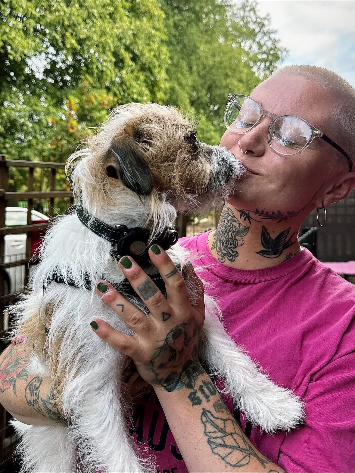 Brixton days 💚
#brixtondogs
#brixtonlife
#dog
#londondog
#dogcuddle
#doglove
#daycarelife
#pawsandpause
#welovedogs
#dogsarelife